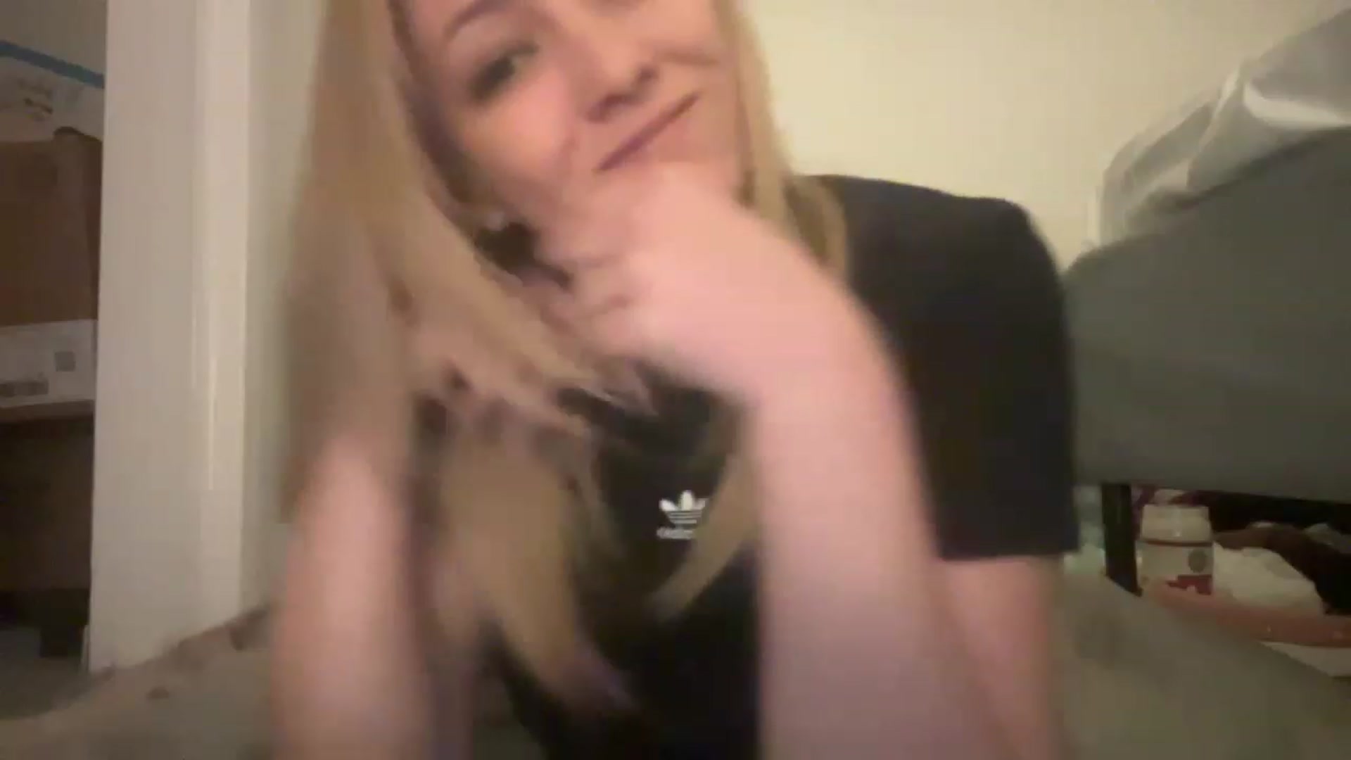 Gallery image thumbnail from HotBlondeSlut's myfreecams stream on, 11/21/2022, 09:58 image 4 of 20