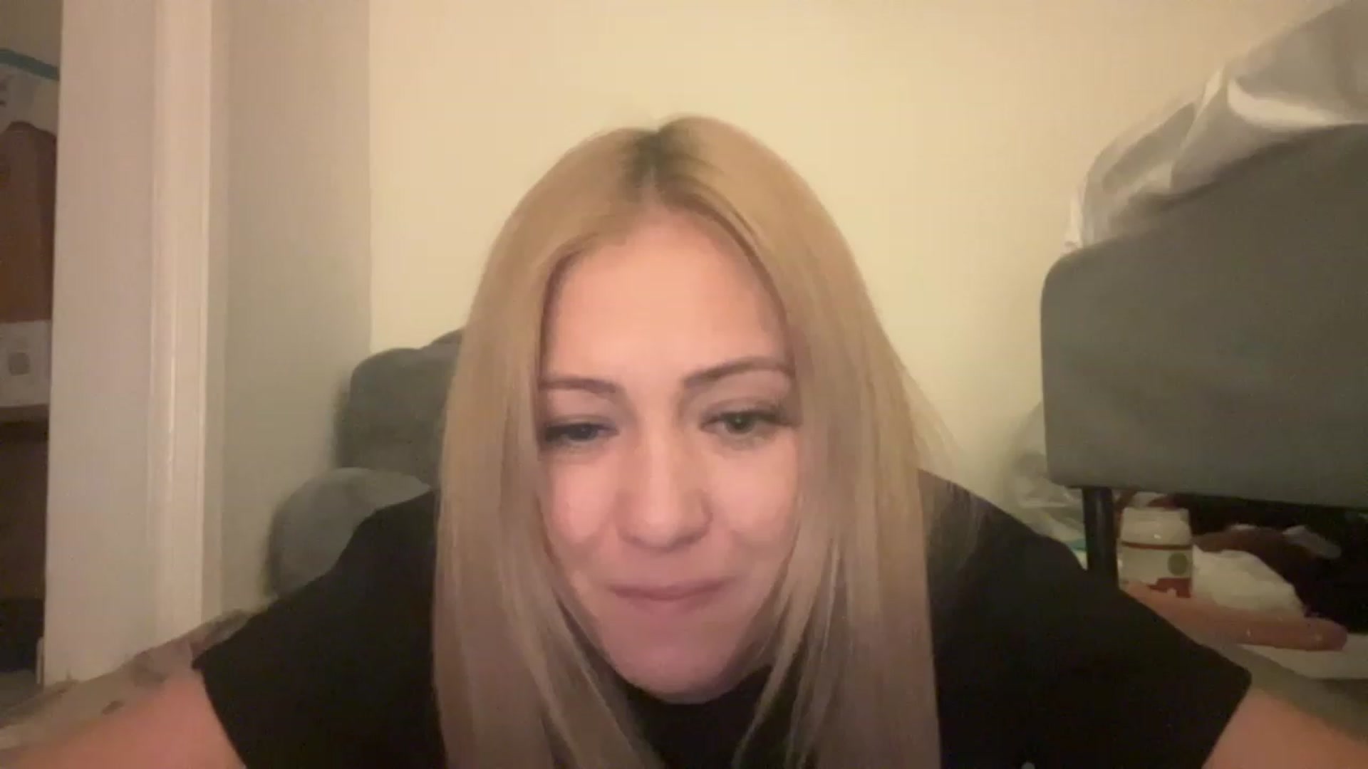 Gallery image thumbnail from HotBlondeSlut's myfreecams stream on, 11/21/2022, 09:58 image 6 of 20