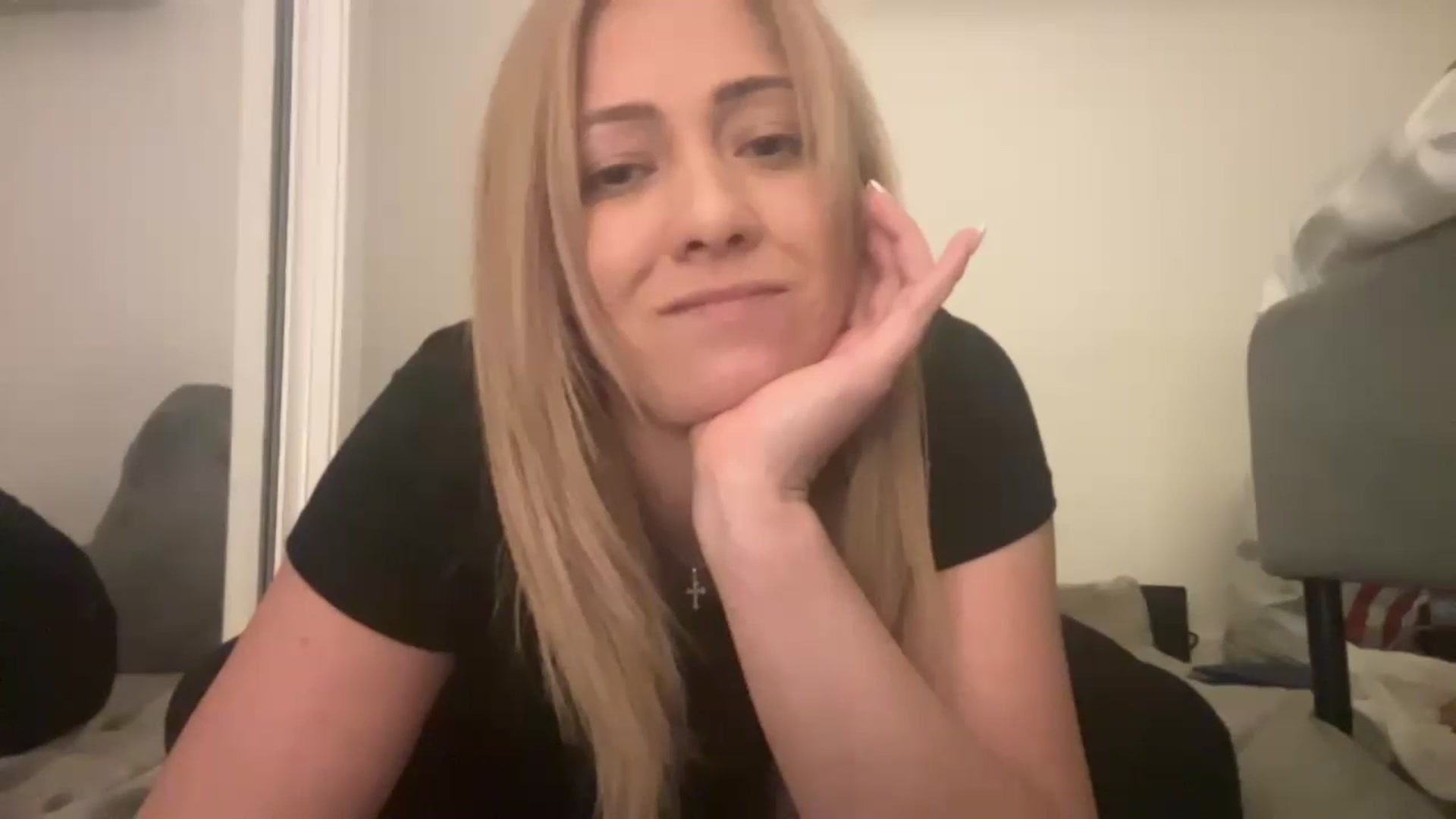 Gallery image thumbnail from HotBlondeSlut's myfreecams stream on, 11/23/2022, 09:57 image 10 of 20