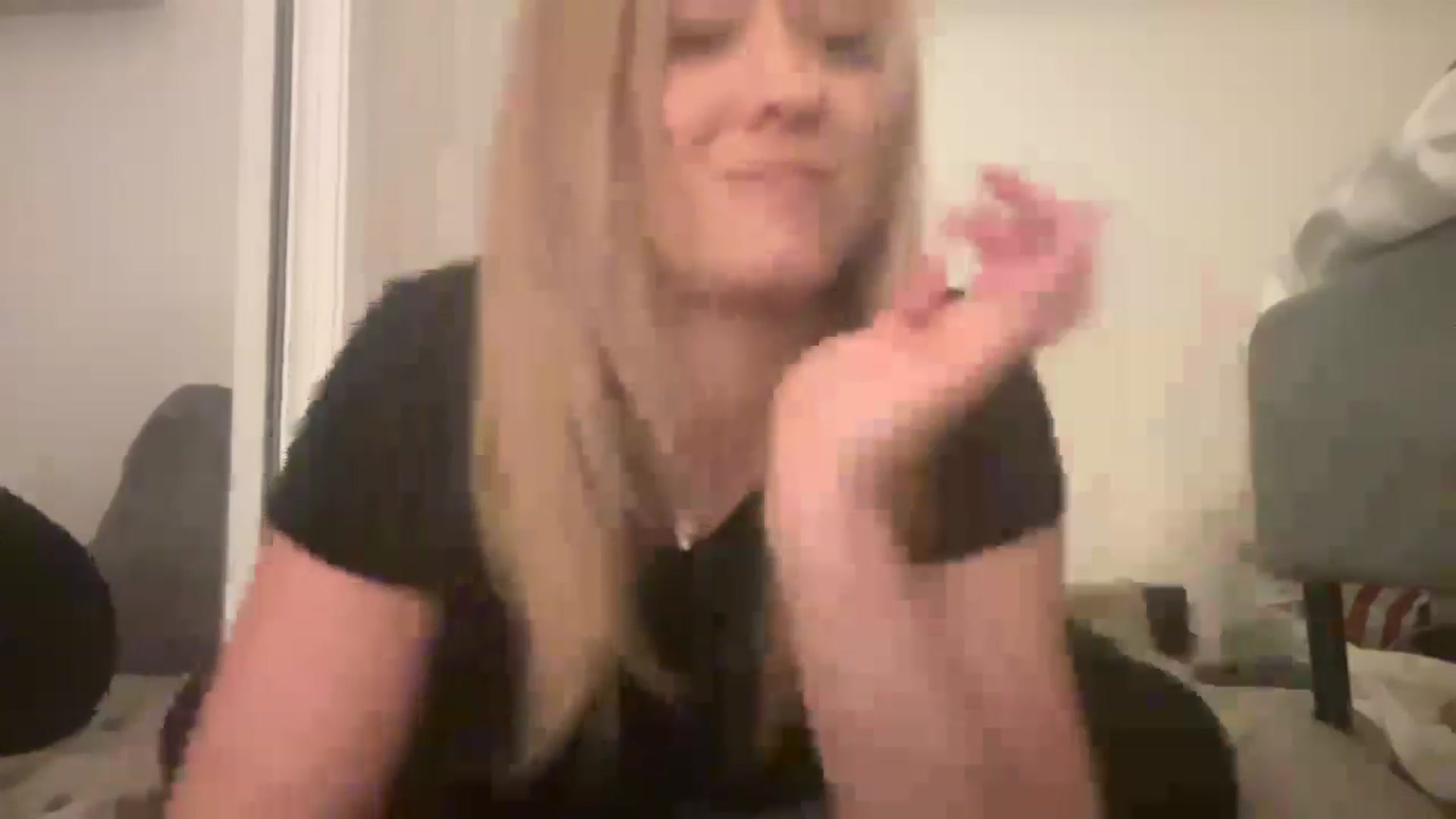 Gallery image thumbnail from HotBlondeSlut's myfreecams stream on, 11/23/2022, 09:57 image 11 of 20