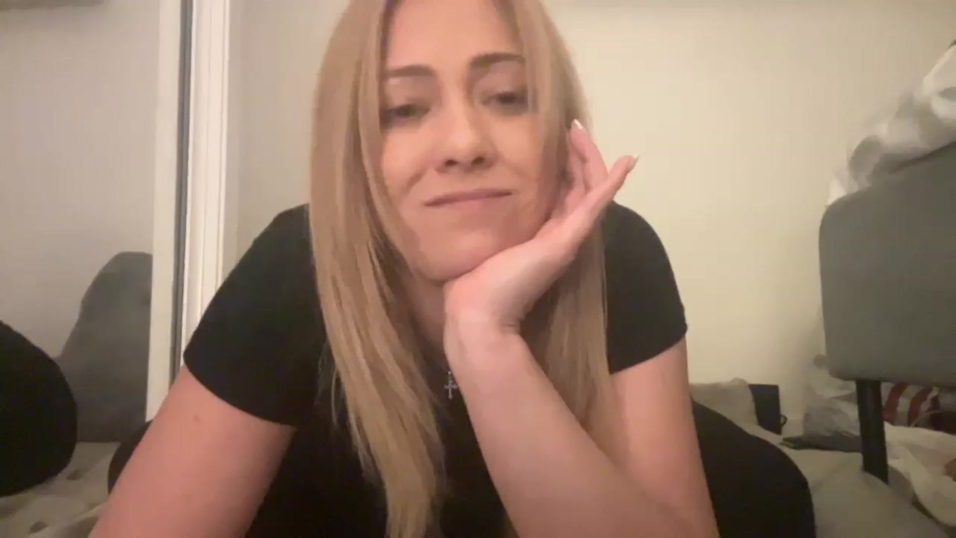 Gallery image thumbnail from HotBlondeSlut's myfreecams stream on, 11/23/2022, 09:57 image 8 of 20