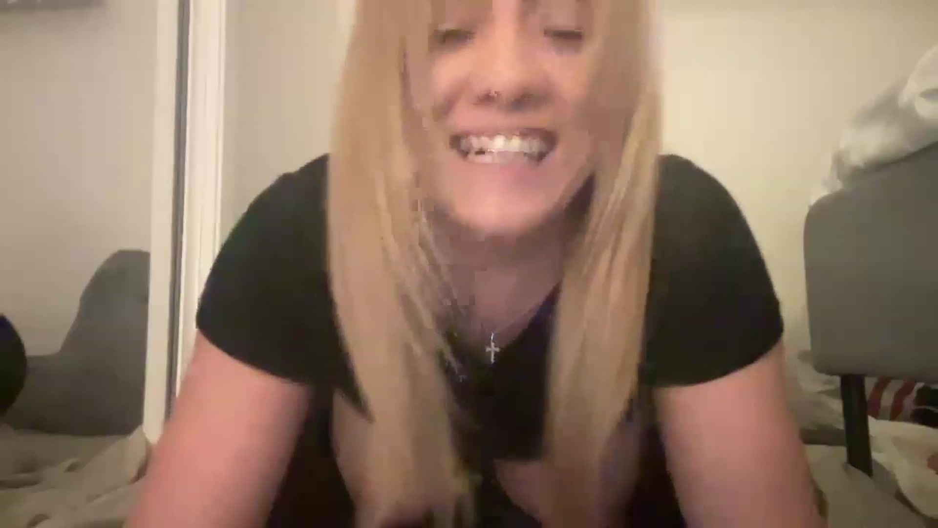 Gallery image thumbnail from HotBlondeSlut's myfreecams stream on, 11/23/2022, 09:57 image 3 of 20