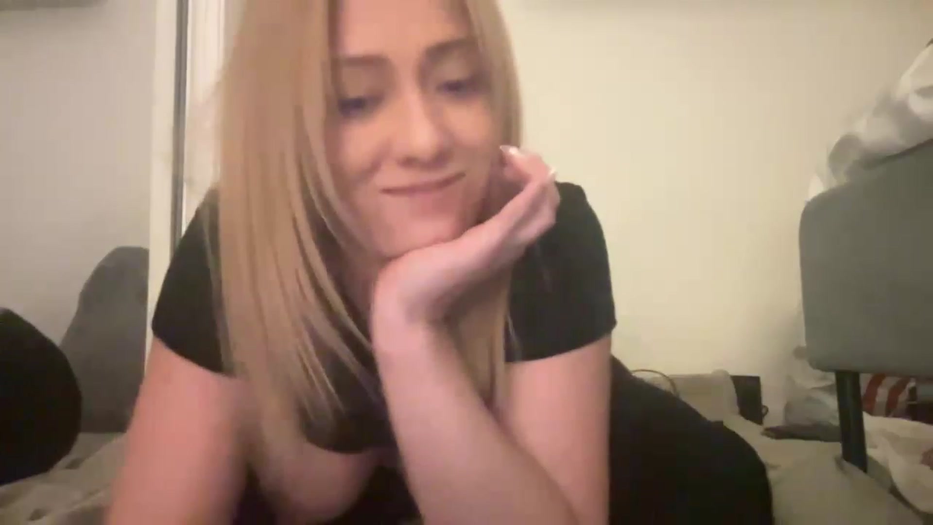 Gallery image thumbnail from HotBlondeSlut's myfreecams stream on, 11/23/2022, 10:19 image 5 of 20