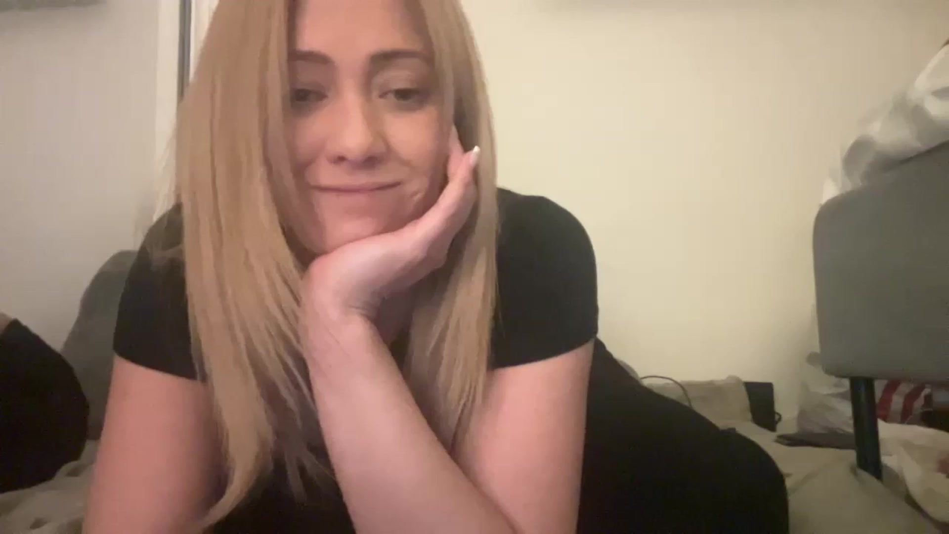 Gallery image thumbnail from HotBlondeSlut's myfreecams stream on, 11/23/2022, 10:19 image 7 of 20