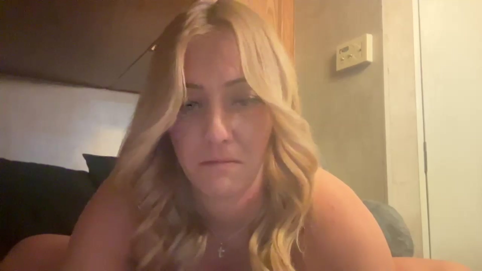 Gallery image thumbnail from HotBlondeSlut's myfreecams stream on, 11/27/2022, 07:24 image 15 of 20