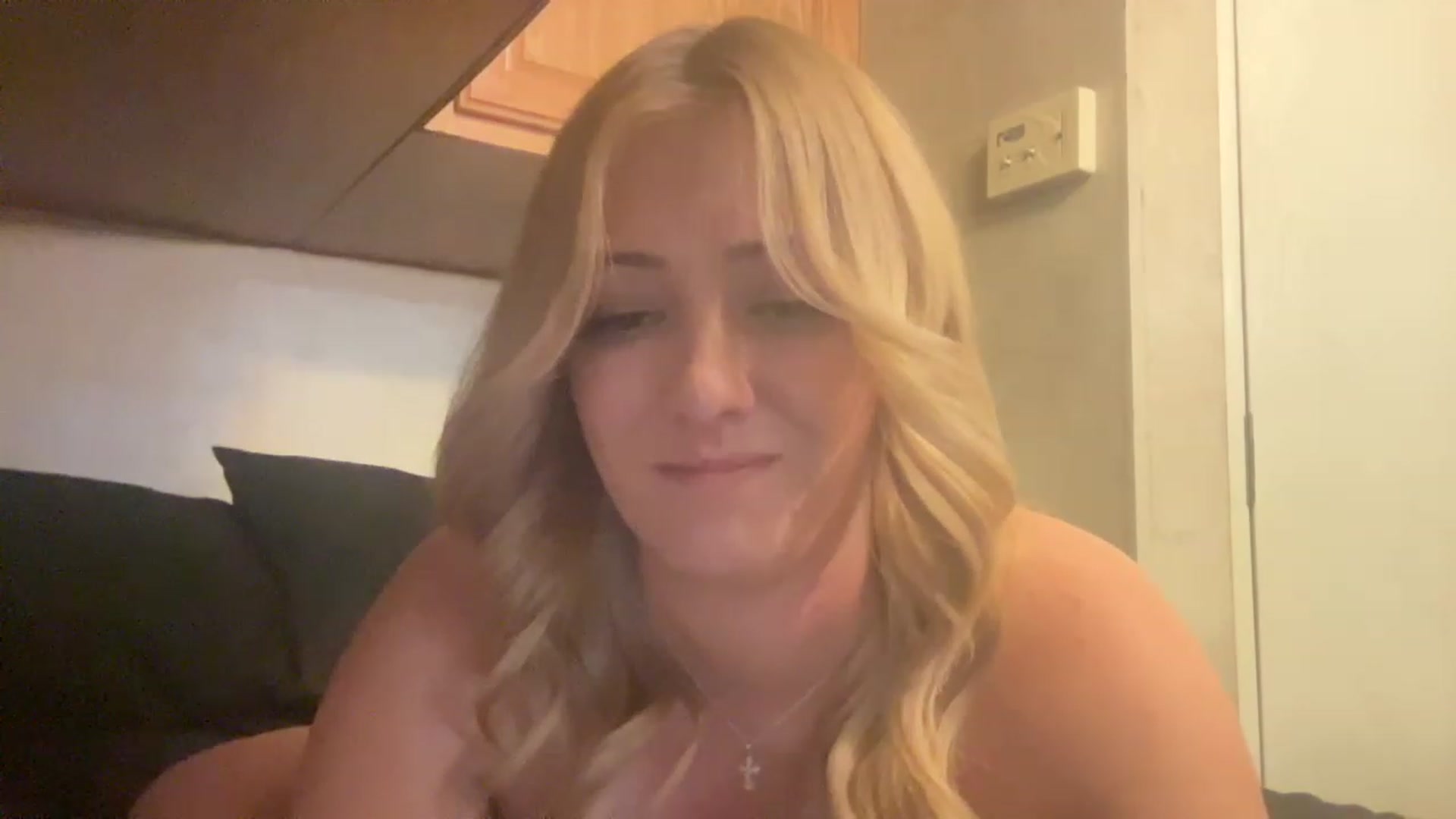 Gallery image thumbnail from HotBlondeSlut's myfreecams stream on, 11/27/2022, 07:24 image 12 of 20
