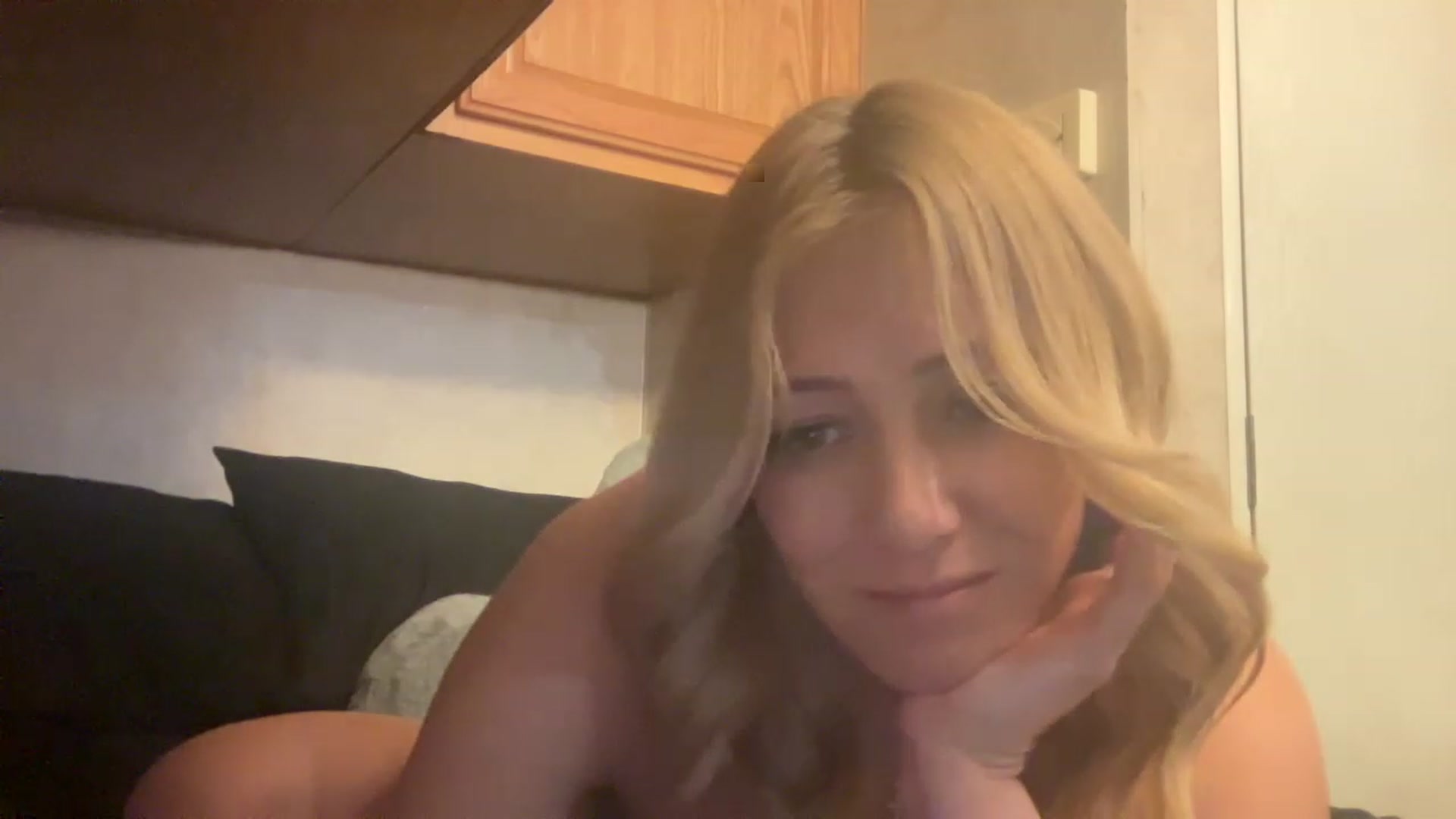 Gallery image thumbnail from HotBlondeSlut's myfreecams stream on, 11/27/2022, 07:24 image 10 of 20