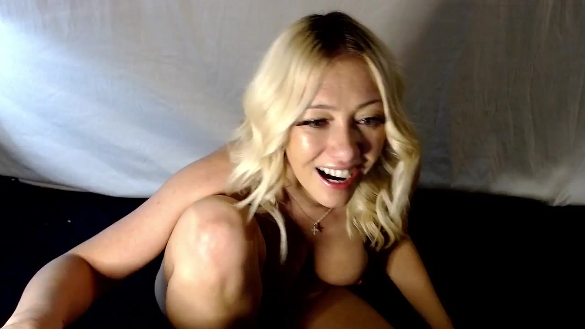 Gallery image thumbnail from HotBlondeSlut's myfreecams stream on, 10/28/2025, 10:11 image 15 of 20