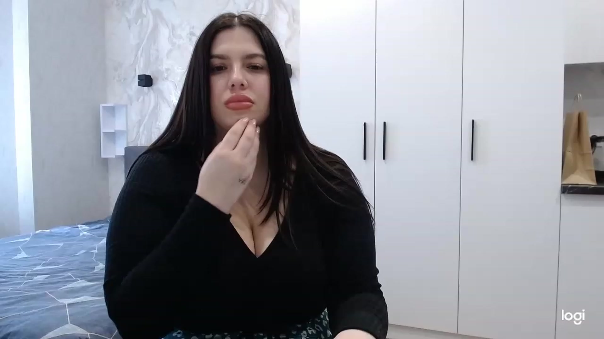 Gallery image thumbnail from HotBrunetteH's myfreecams stream on, 03/12/2023, 10:46 image 8 of 20