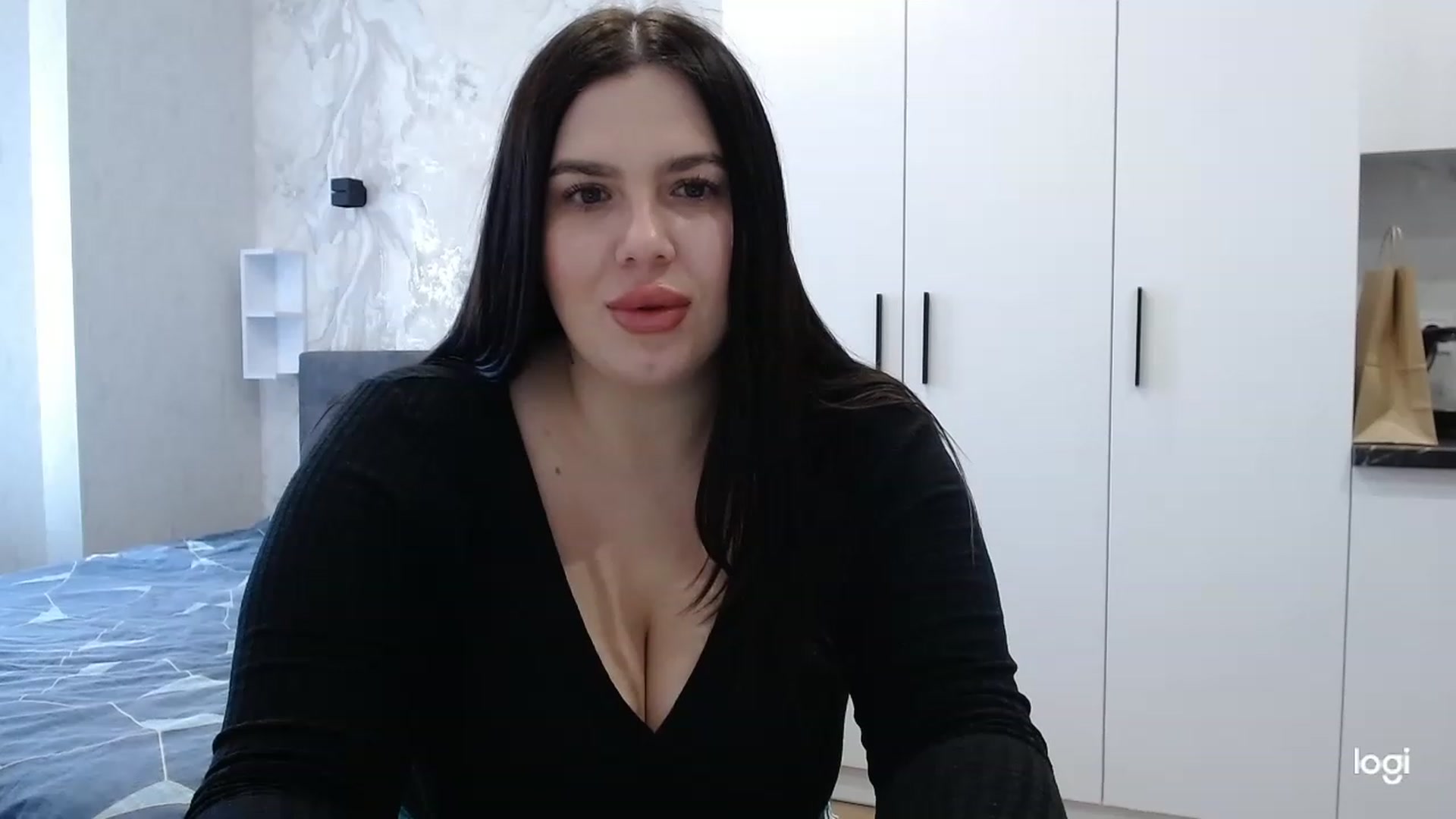 Gallery image thumbnail from HotBrunetteH's myfreecams stream on, 03/12/2023, 10:46 image 15 of 20