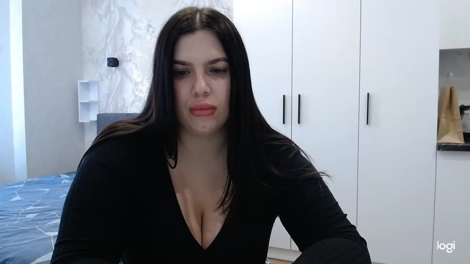 Gallery image thumbnail from HotBrunetteH's myfreecams stream on, 03/12/2023, 10:46 image 12 of 20