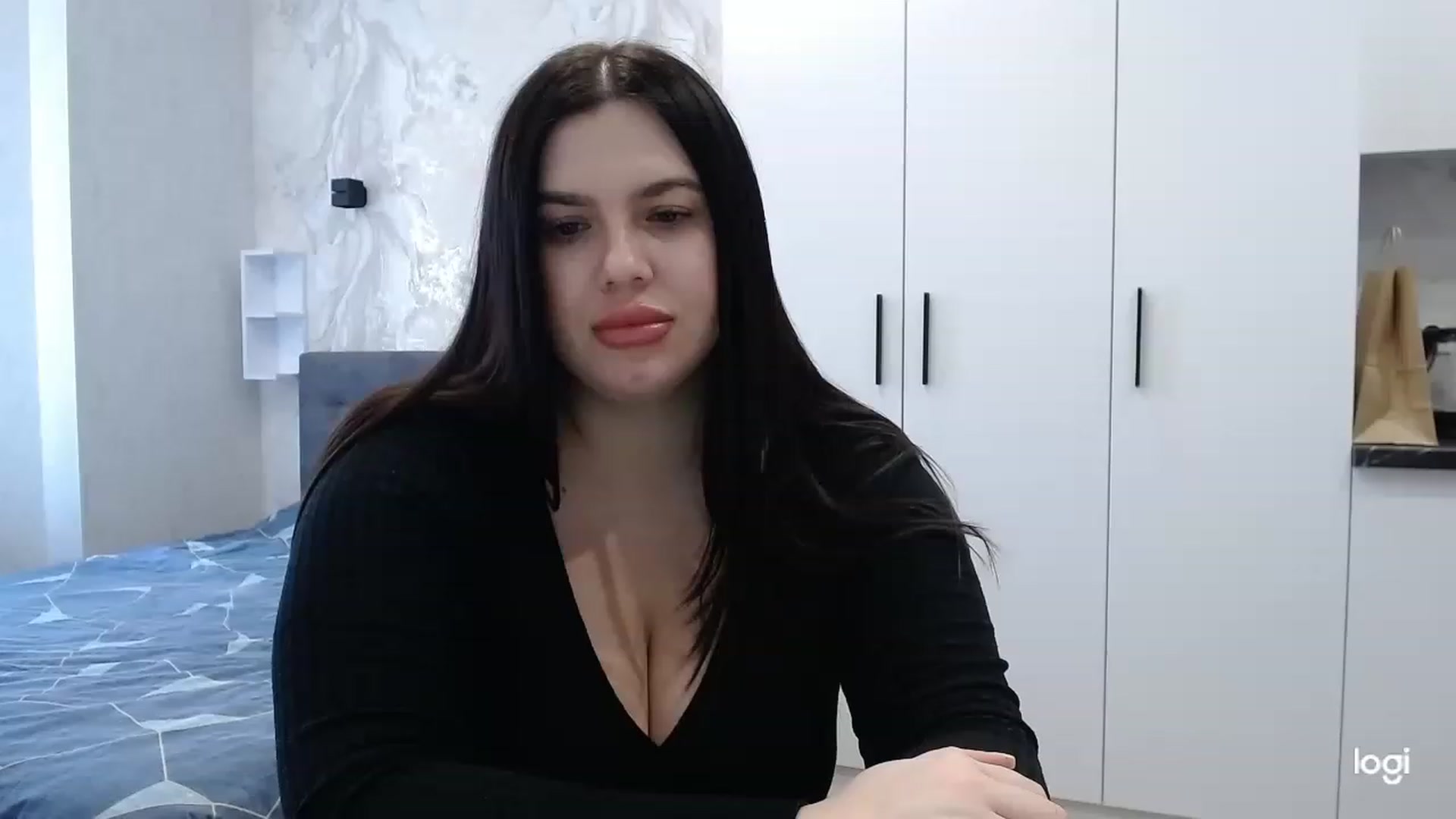 Gallery image thumbnail from HotBrunetteH's myfreecams stream on, 03/12/2023, 10:46 image 10 of 20