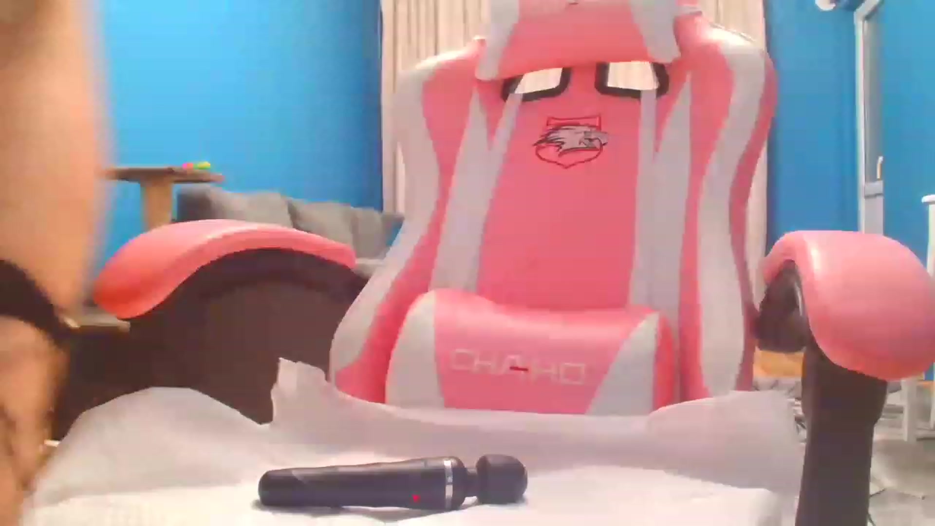 Gallery image thumbnail from HotCafeDelina's myfreecams stream on, 11/21/2022, 15:55 image 10 of 20