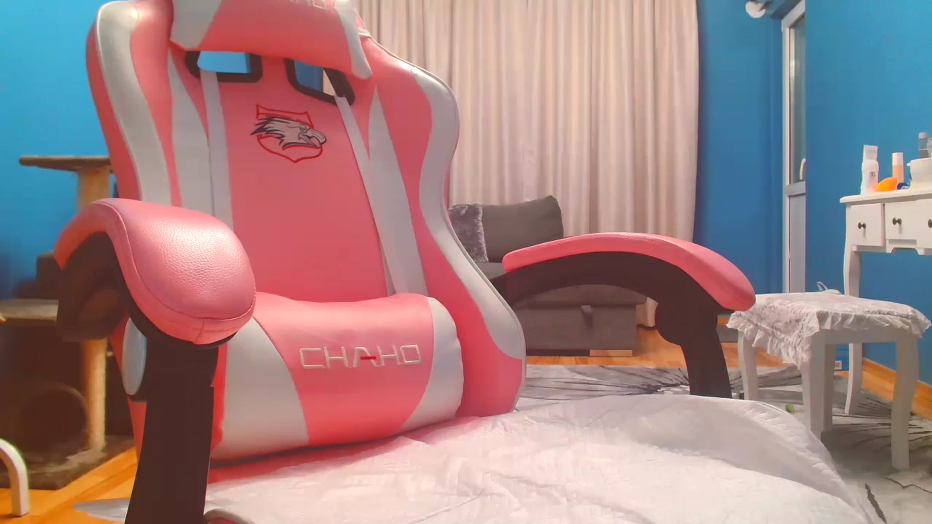 Gallery image thumbnail from HotCafeDelina's myfreecams stream on, 11/22/2022, 18:08 image 16 of 20