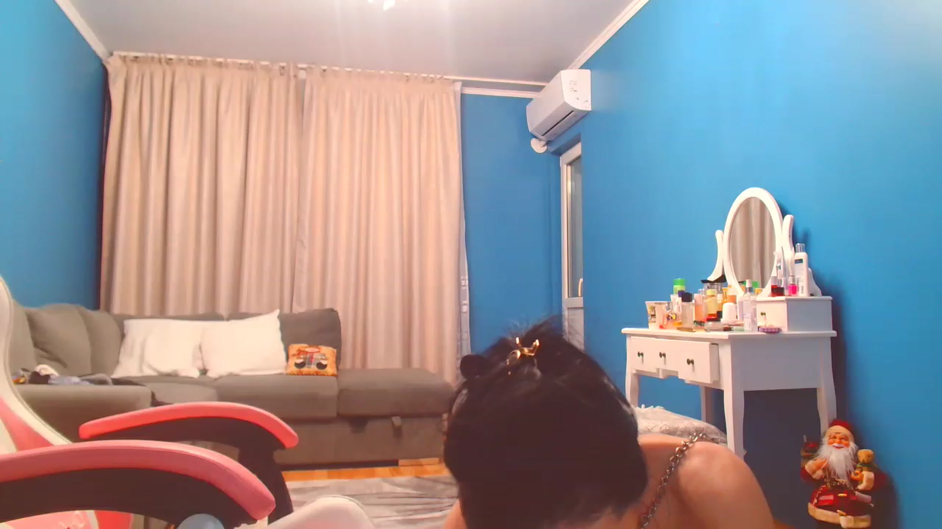Gallery image thumbnail from HotCafeDelina's myfreecams stream on, 12/31/2022, 17:37 image 14 of 20