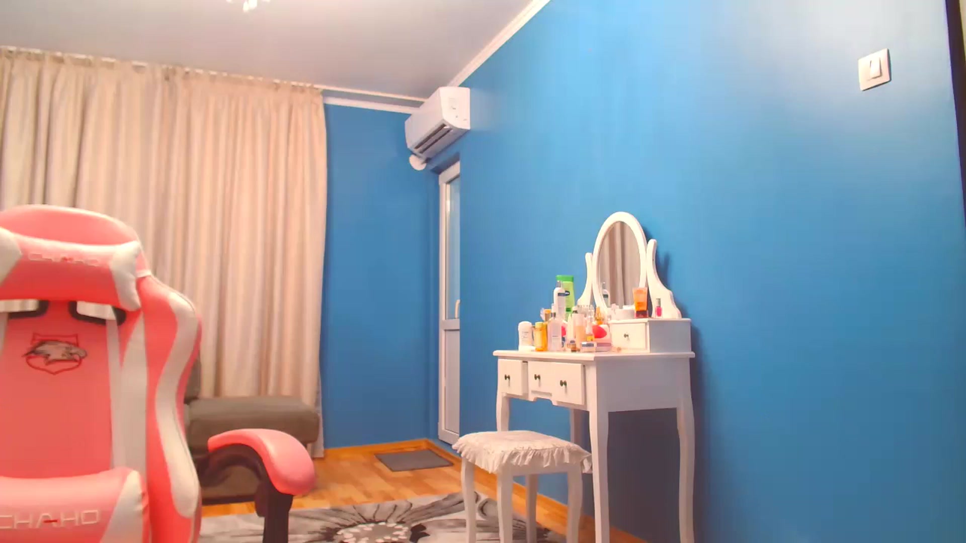 Gallery image thumbnail from HotCafeDelina's myfreecams stream on, 01/16/2023, 16:39 image 2 of 20