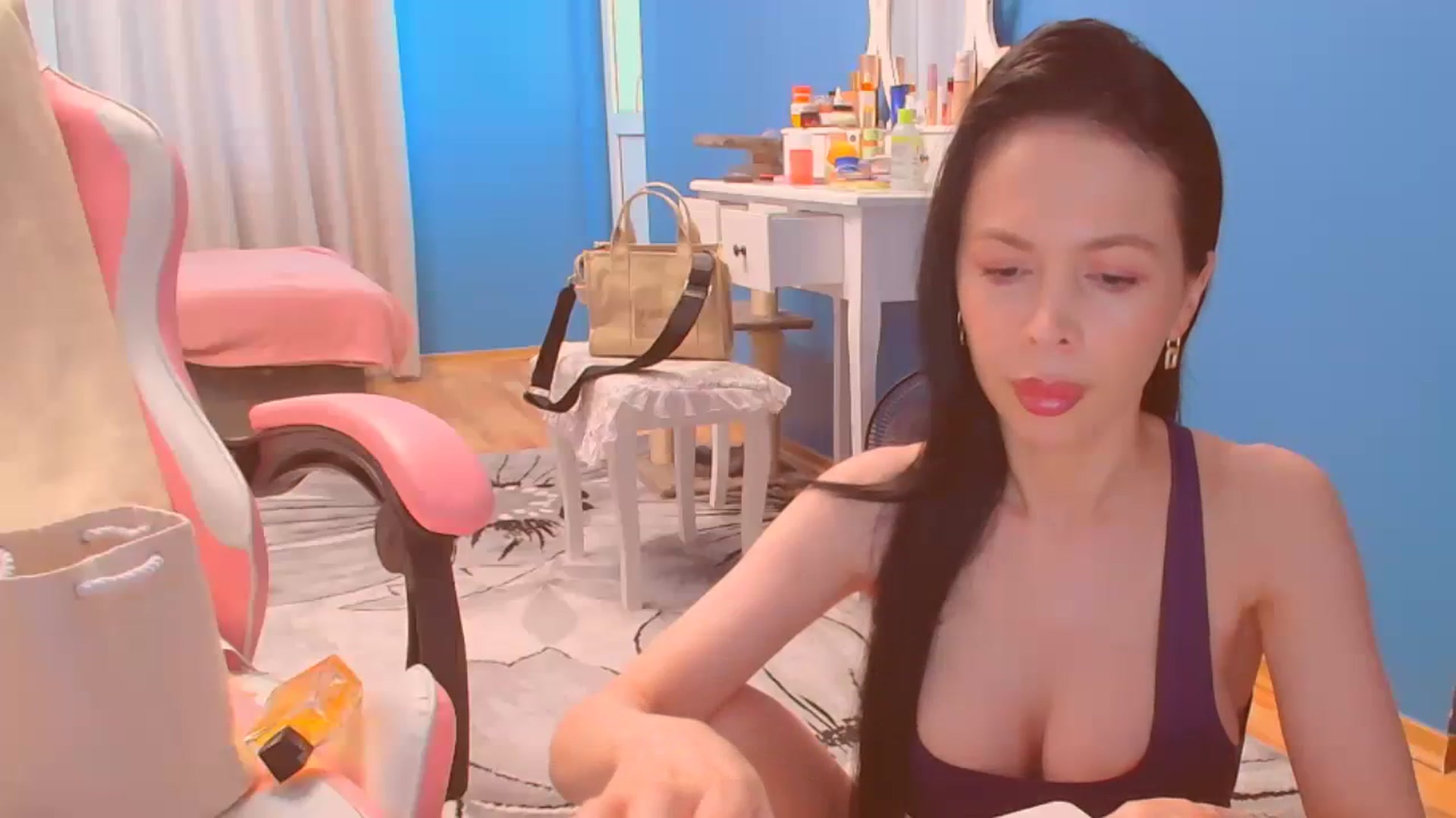 Gallery image thumbnail from HotCafeDelina's myfreecams stream on, 08/16/2023, 13:45 image 14 of 20