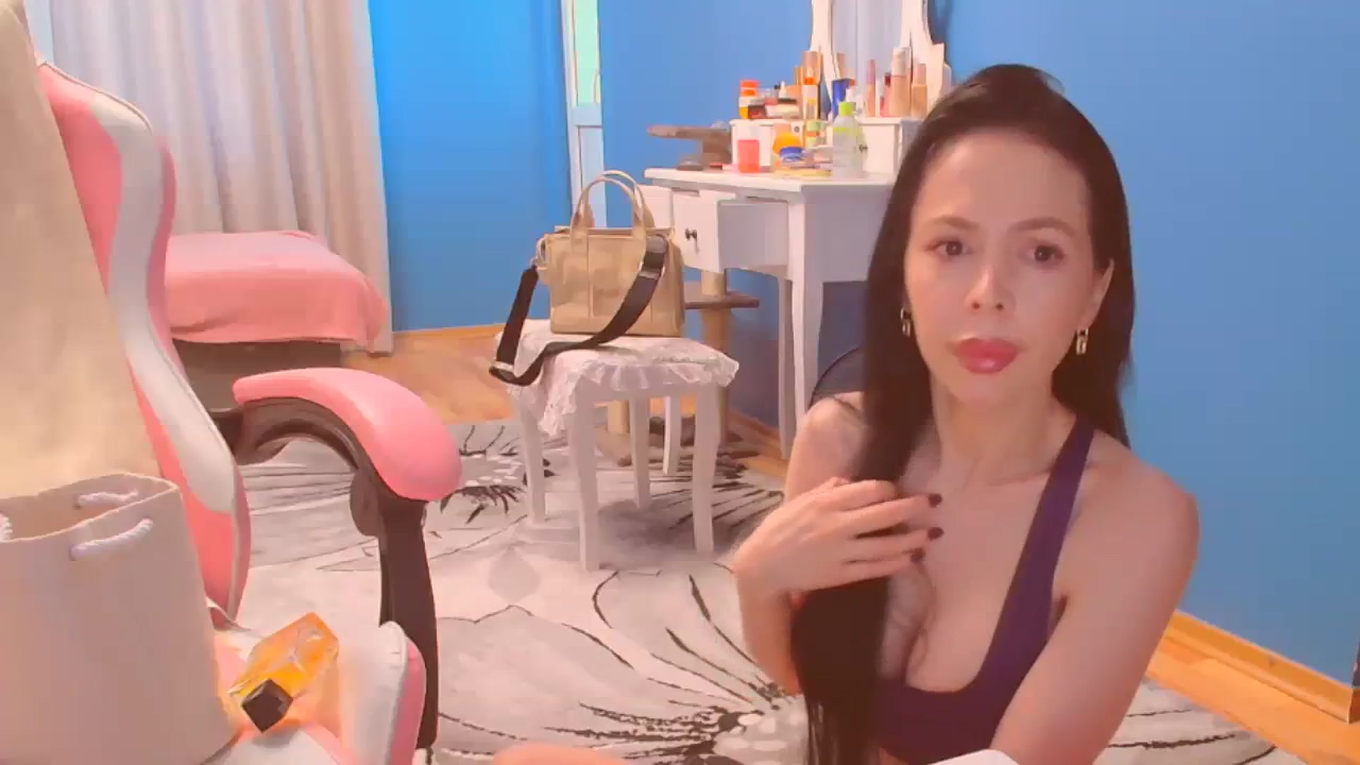 Gallery image thumbnail from HotCafeDelina's myfreecams stream on, 08/16/2023, 13:45 image 17 of 20