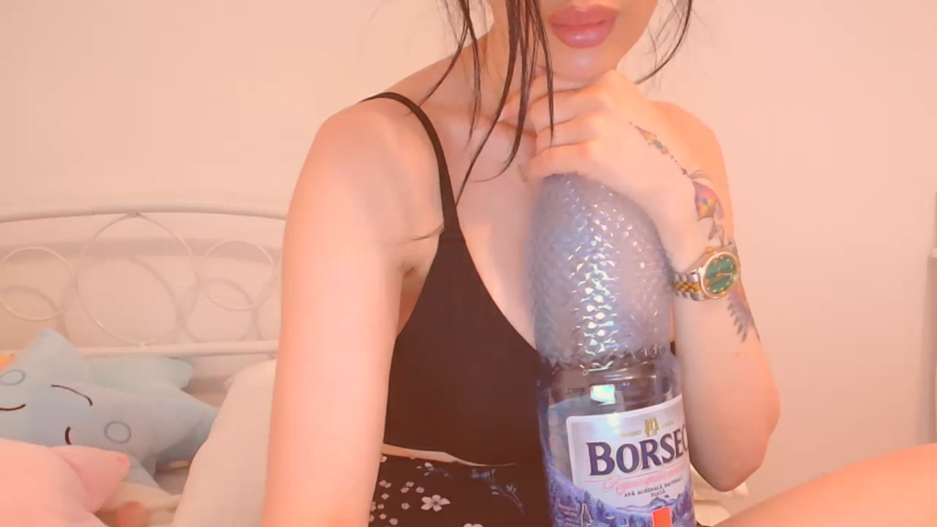 Gallery image thumbnail from HotCafeDelina's myfreecams stream on, 01/01/2024, 13:52 image 8 of 20