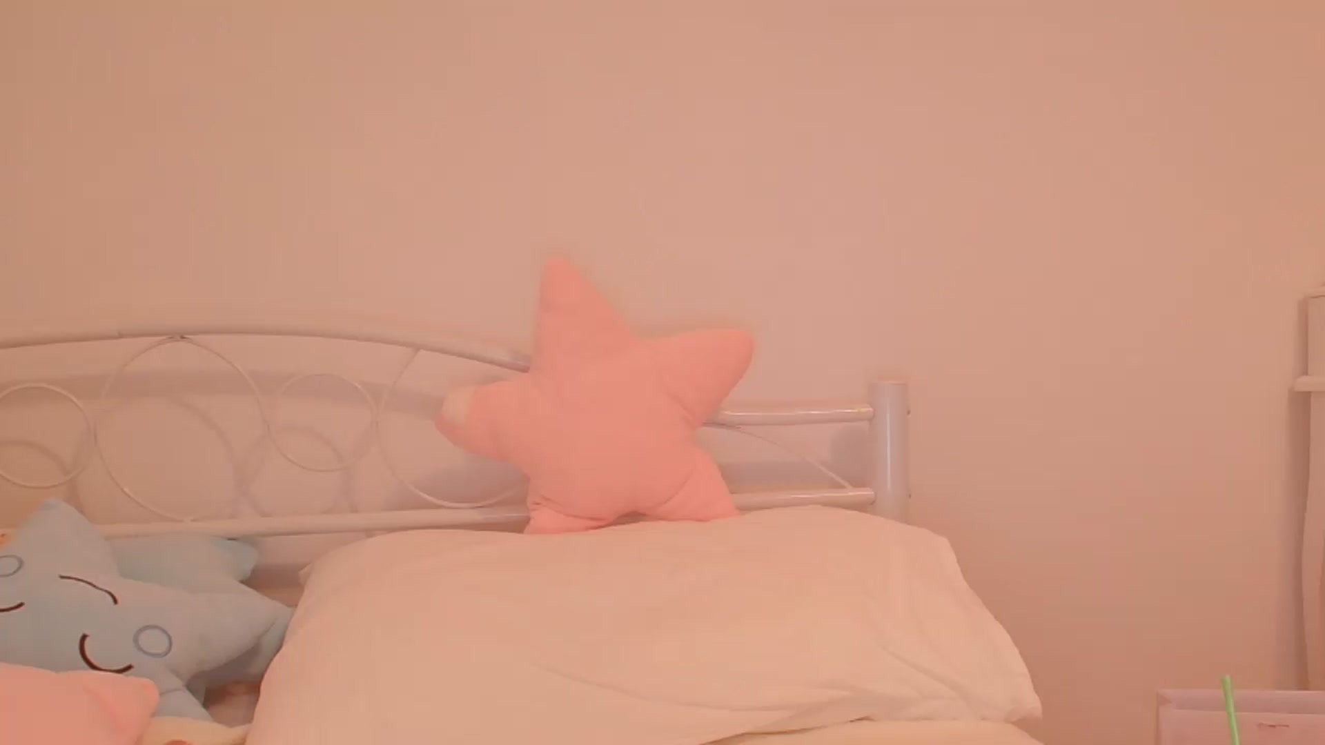 Gallery image thumbnail from HotCafeDelina's myfreecams stream on, 01/01/2024, 13:52 image 16 of 20