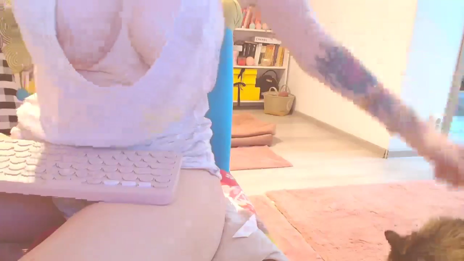 Gallery image thumbnail from HotCafeDelina's myfreecams stream on, 07/19/2025, 16:17 image 19 of 20