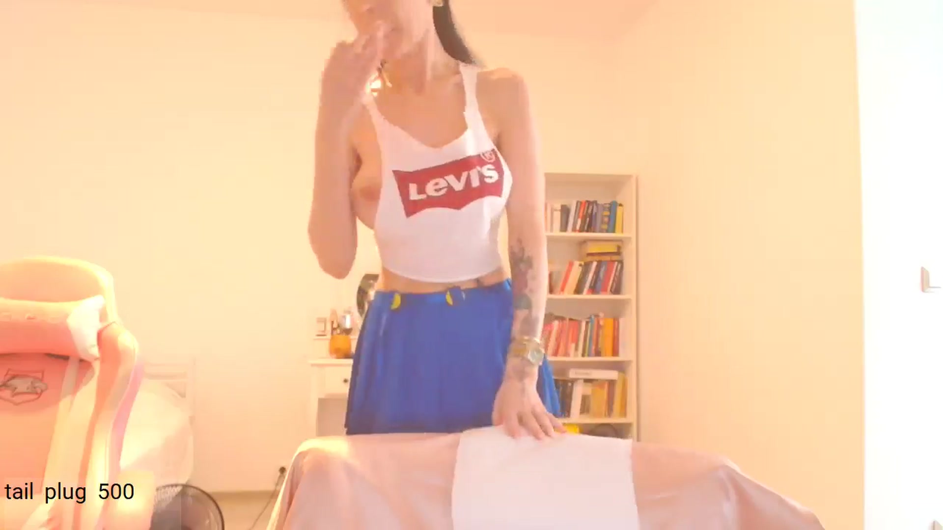 Gallery image thumbnail from HotCafeDelina's myfreecams stream on, 08/23/2025, 09:03 image 14 of 20