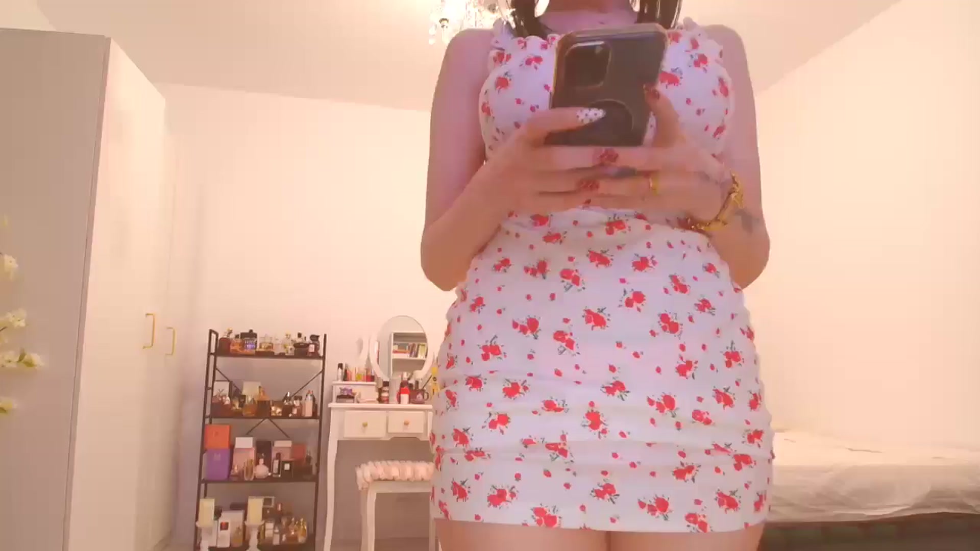 Gallery image thumbnail from HotCafeDelina's myfreecams stream on, 12/31/2025, 18:14 image 15 of 20