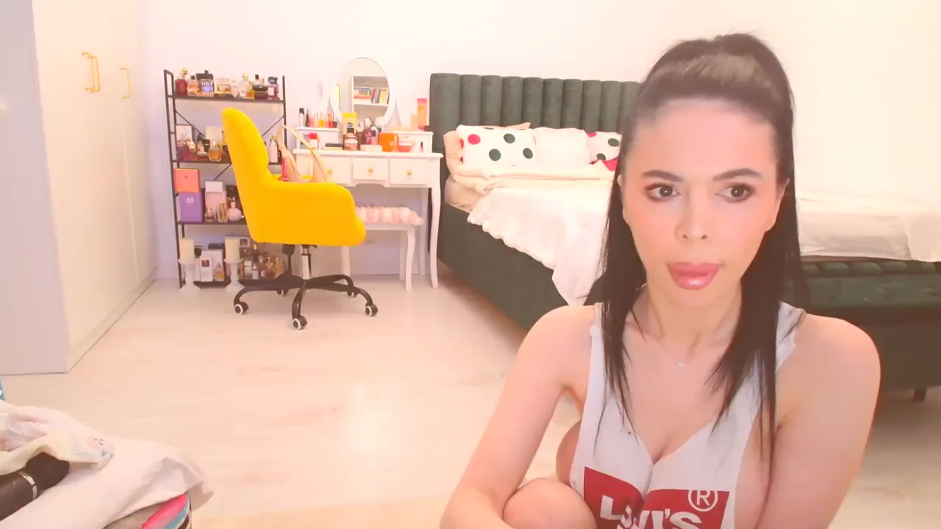 Gallery image thumbnail from HotCafeDelina's myfreecams stream on, 01/01/2026, 16:02 image 13 of 20
