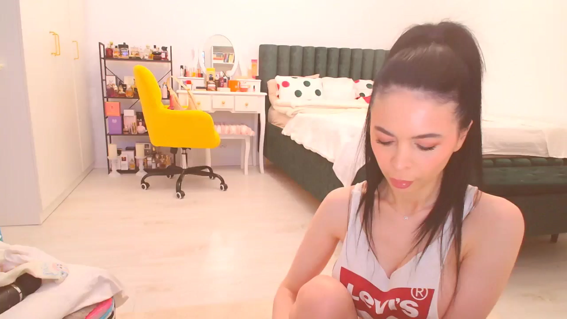Gallery image thumbnail from HotCafeDelina's myfreecams stream on, 01/01/2026, 16:02 image 14 of 20