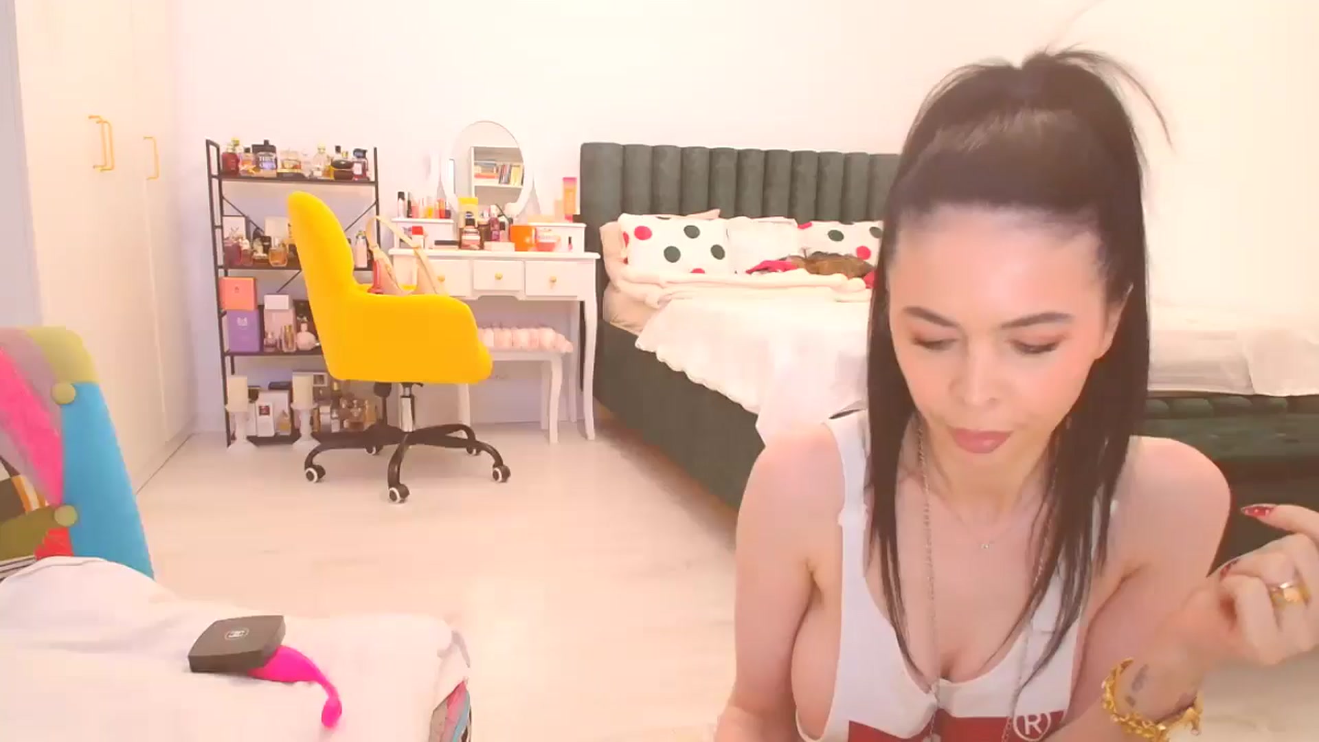 Gallery image thumbnail from HotCafeDelina's myfreecams stream on, 01/01/2026, 17:59 image 9 of 20