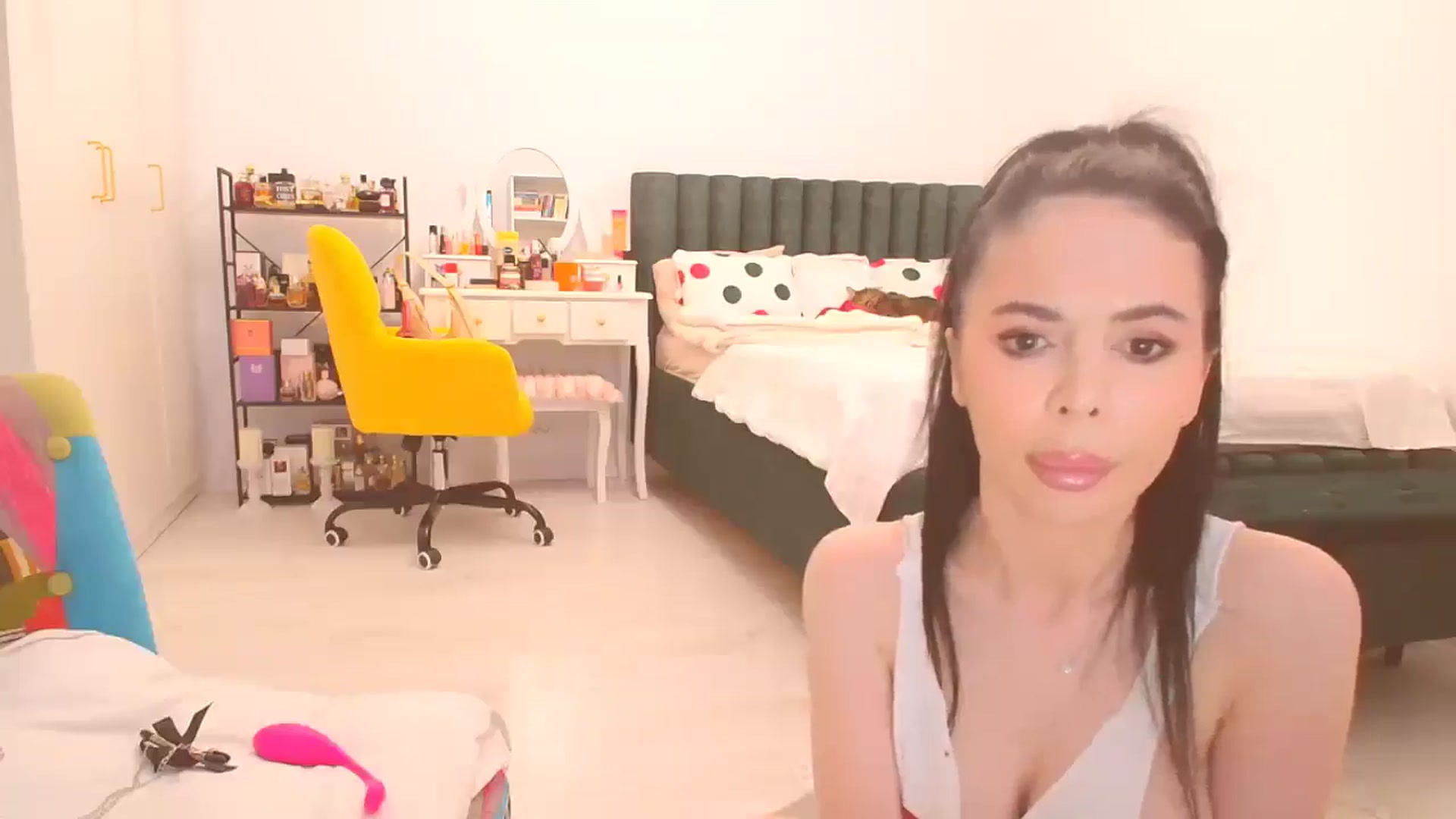Gallery image thumbnail from HotCafeDelina's myfreecams stream on, 01/01/2026, 17:59 image 19 of 20