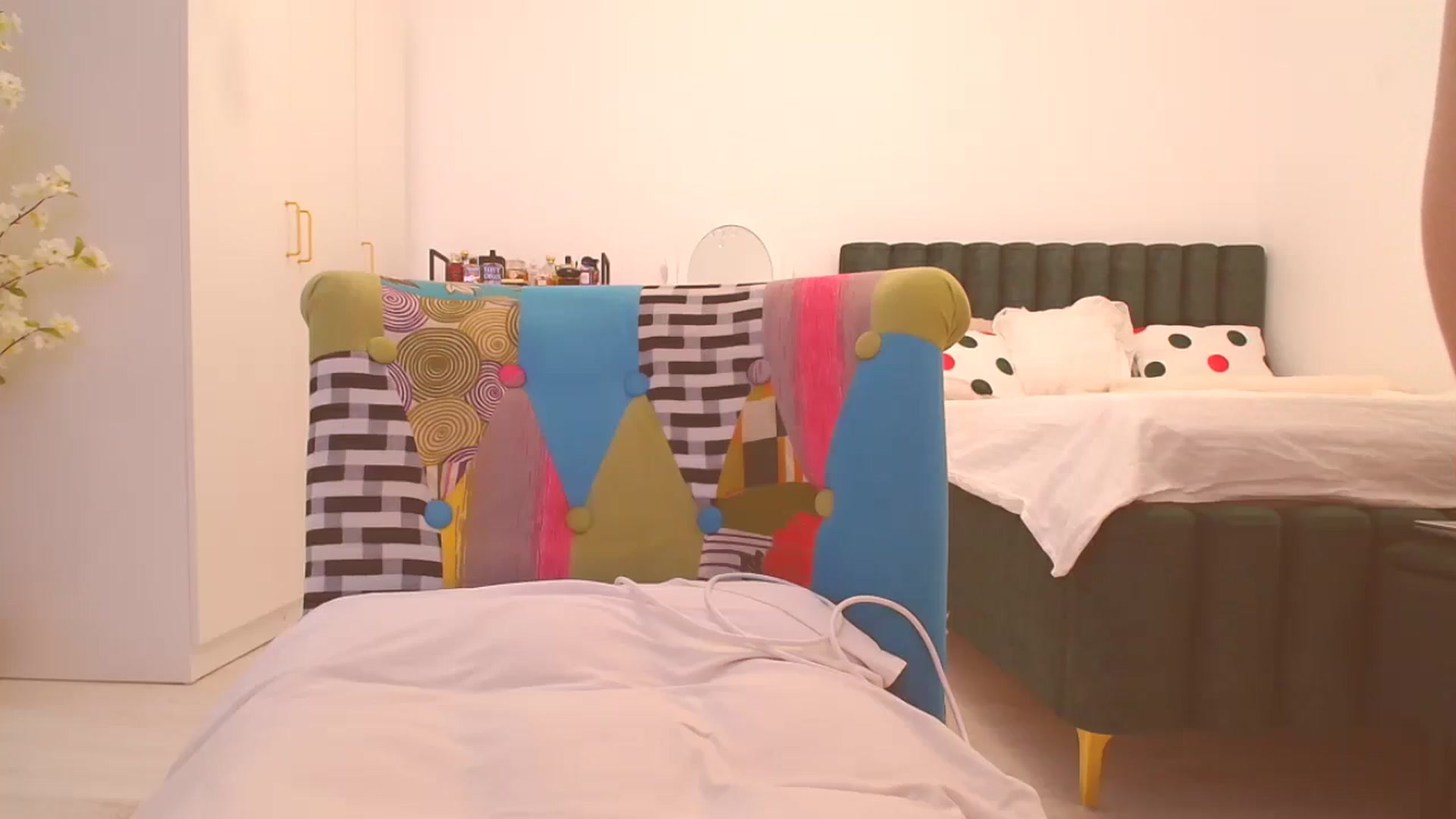 Gallery image thumbnail from HotCafeDelina's myfreecams stream on, 01/04/2026, 11:39 image 6 of 20