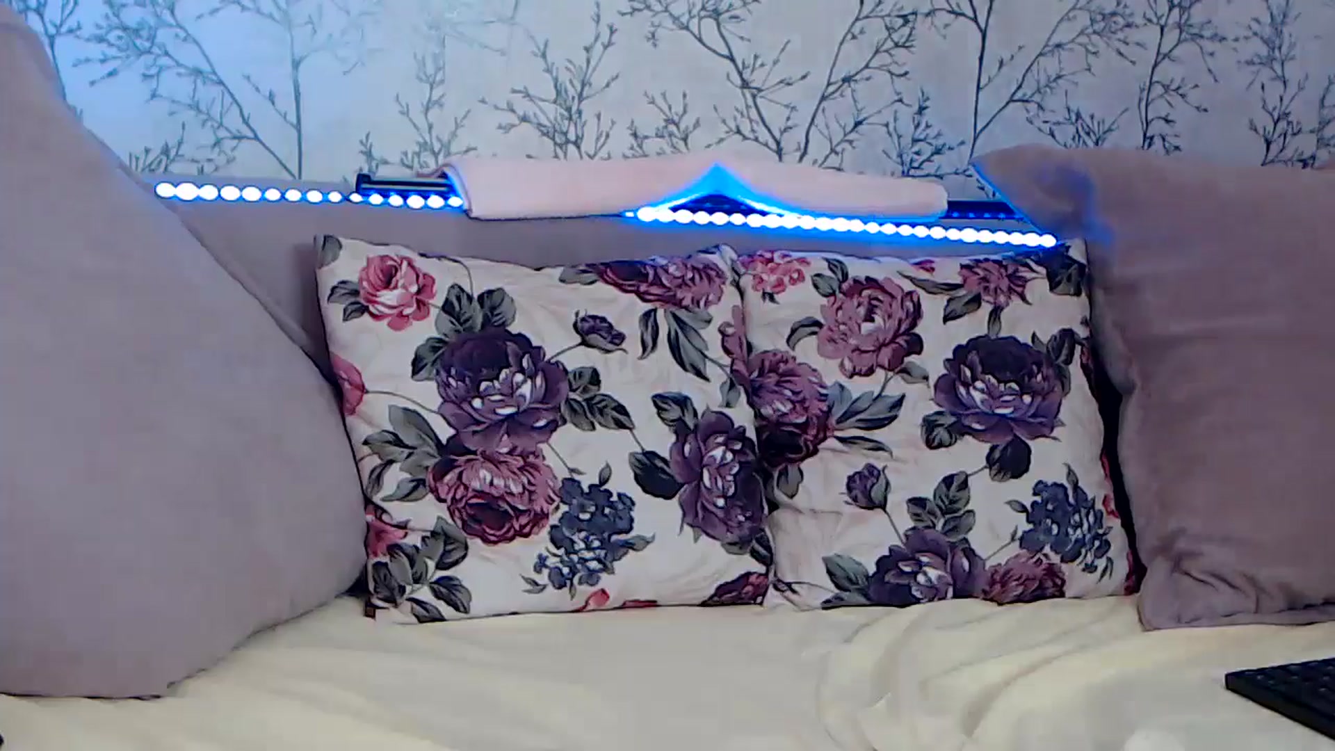 Gallery image thumbnail from HotCallia's myfreecams stream on, 07/11/2024, 09:37 image 6 of 20