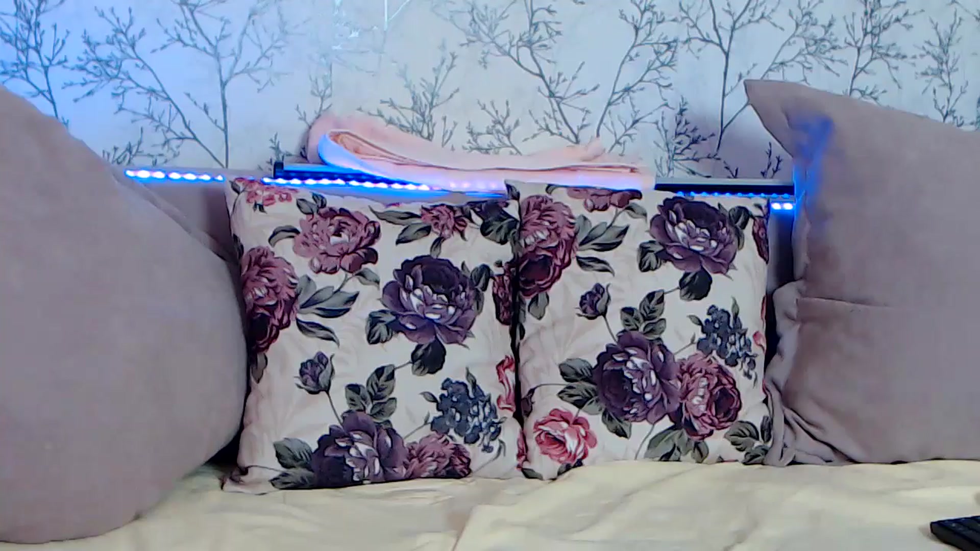 Gallery image thumbnail from HotCallia's myfreecams stream on, 07/17/2024, 08:09 image 20 of 20