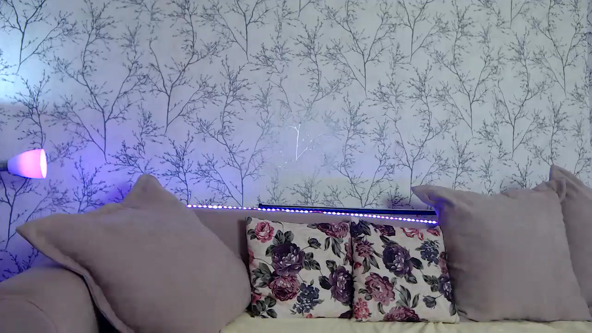 Gallery image thumbnail from HotCallia's myfreecams stream on, 07/26/2024, 10:05 image 11 of 20