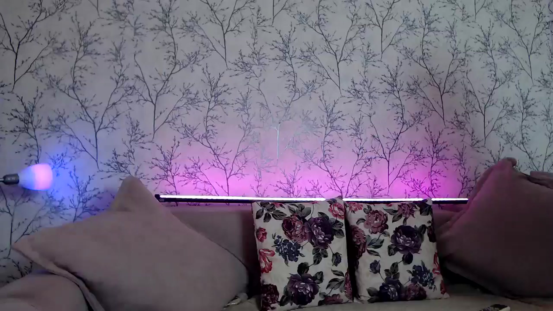 Gallery image thumbnail from HotCallia's myfreecams stream on, 08/14/2024, 07:33 image 17 of 20