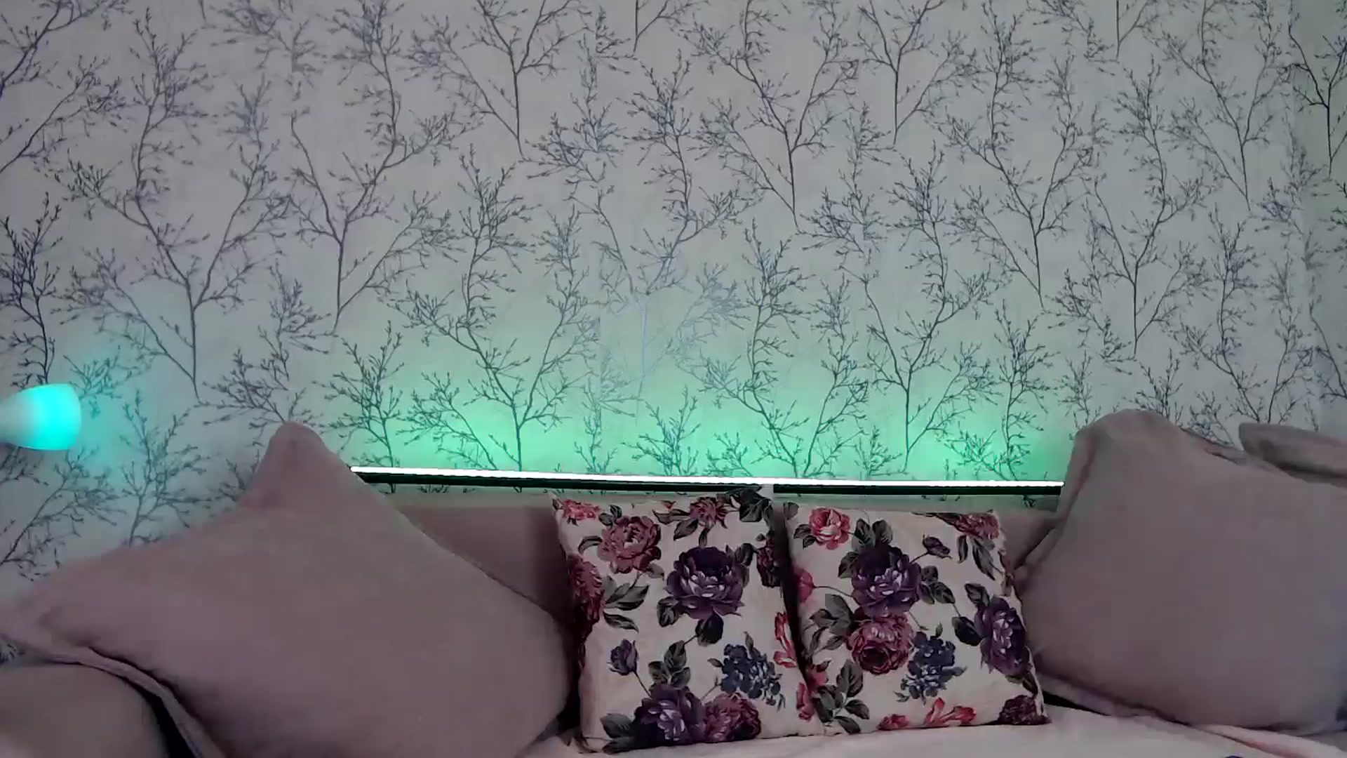 Gallery image thumbnail from HotCallia's myfreecams stream on, 08/21/2024, 08:29 image 7 of 20