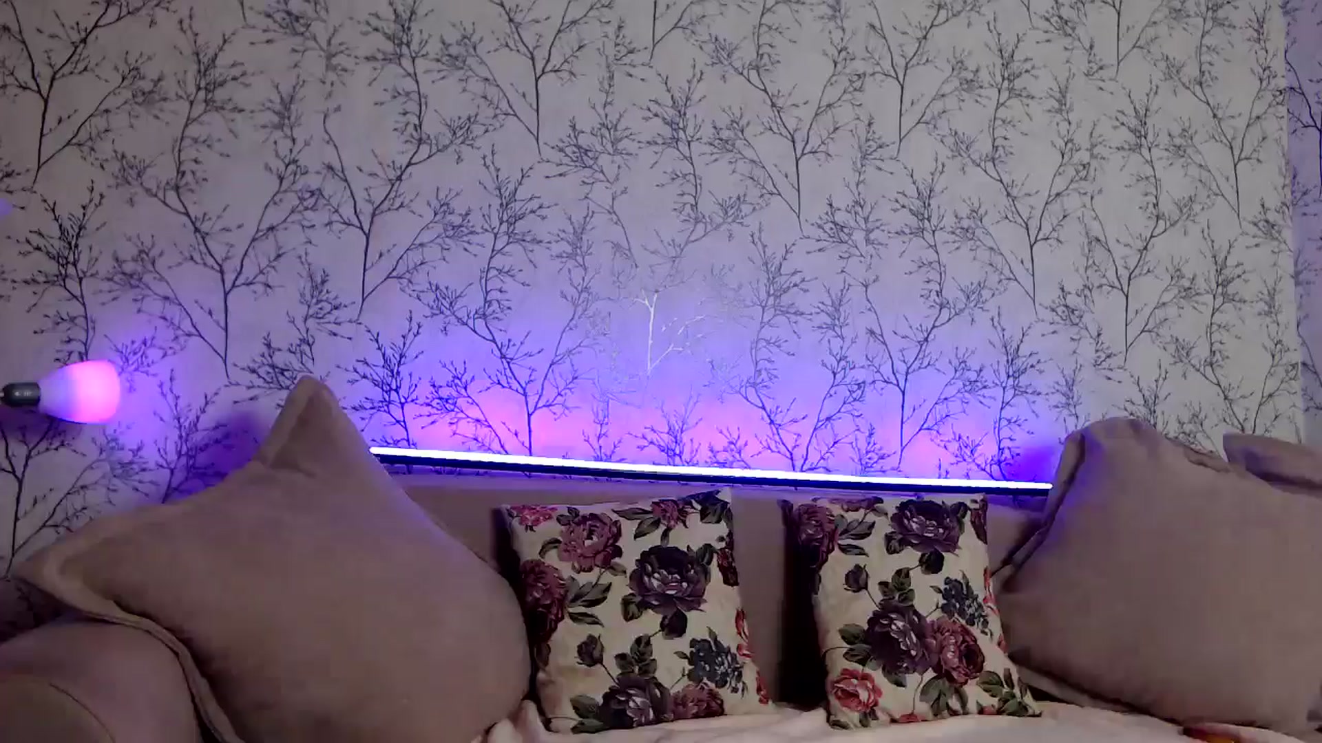 Gallery image thumbnail from HotCallia's myfreecams stream on, 08/26/2024, 14:50 image 10 of 20