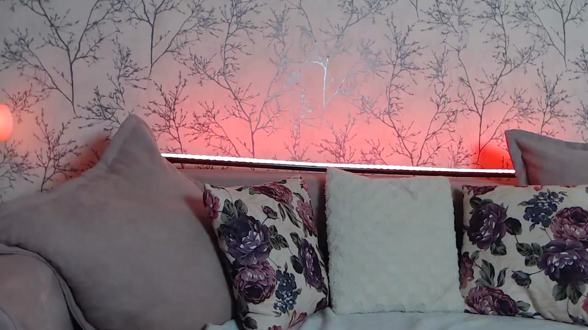 Gallery image thumbnail from HotCallia's myfreecams stream on, 10/17/2024, 09:40 image 9 of 20