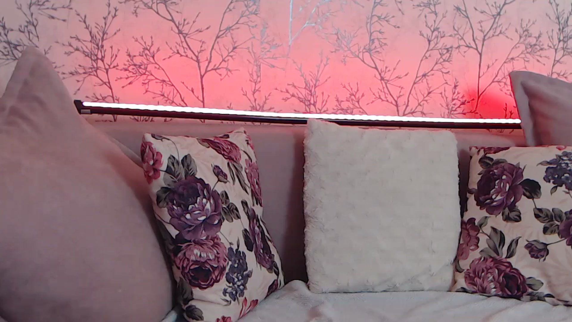 Gallery image thumbnail from HotCallia's myfreecams stream on, 10/23/2024, 06:50 image 14 of 20