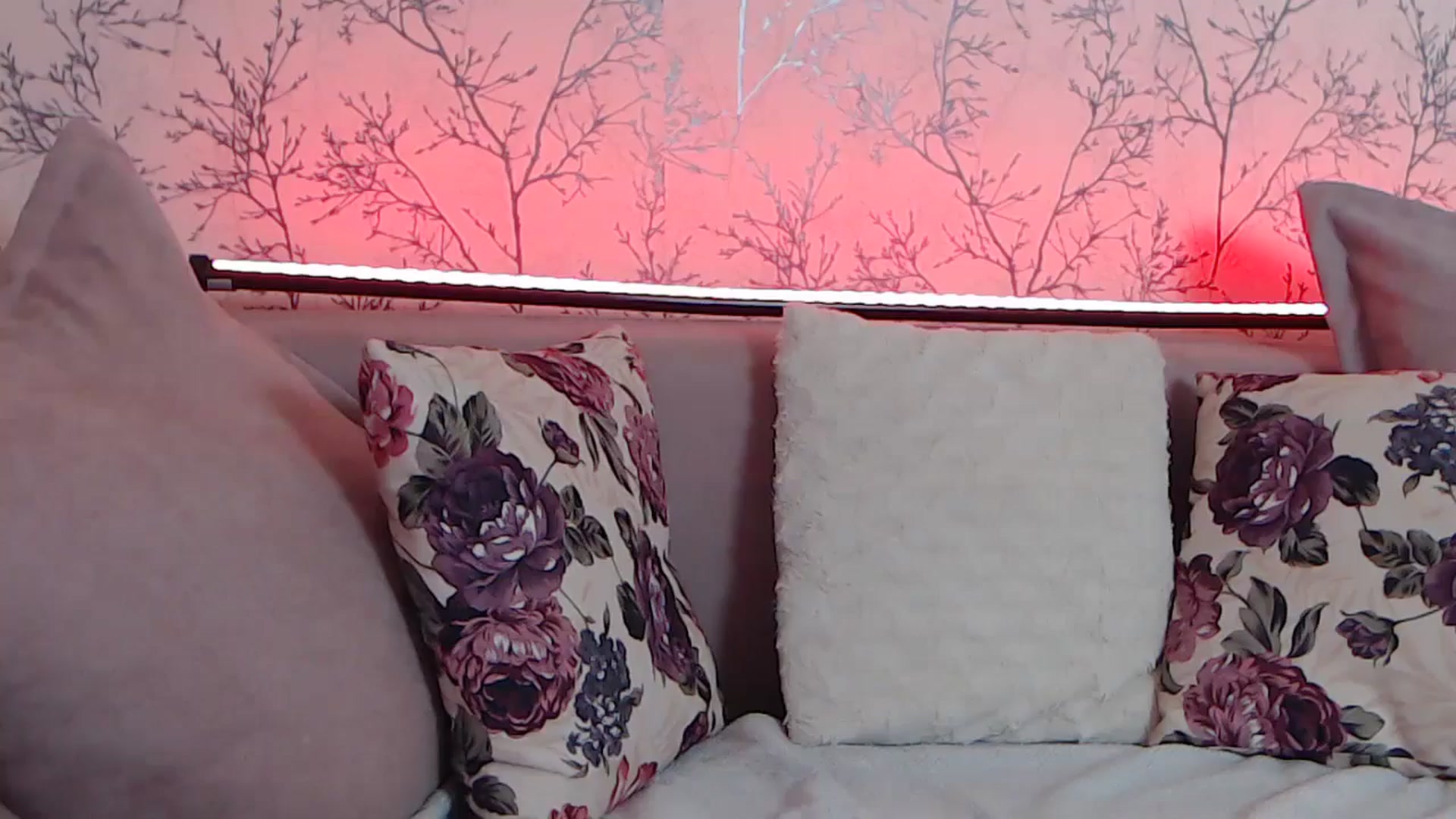 Gallery image thumbnail from HotCallia's myfreecams stream on, 10/23/2024, 06:50 image 5 of 20