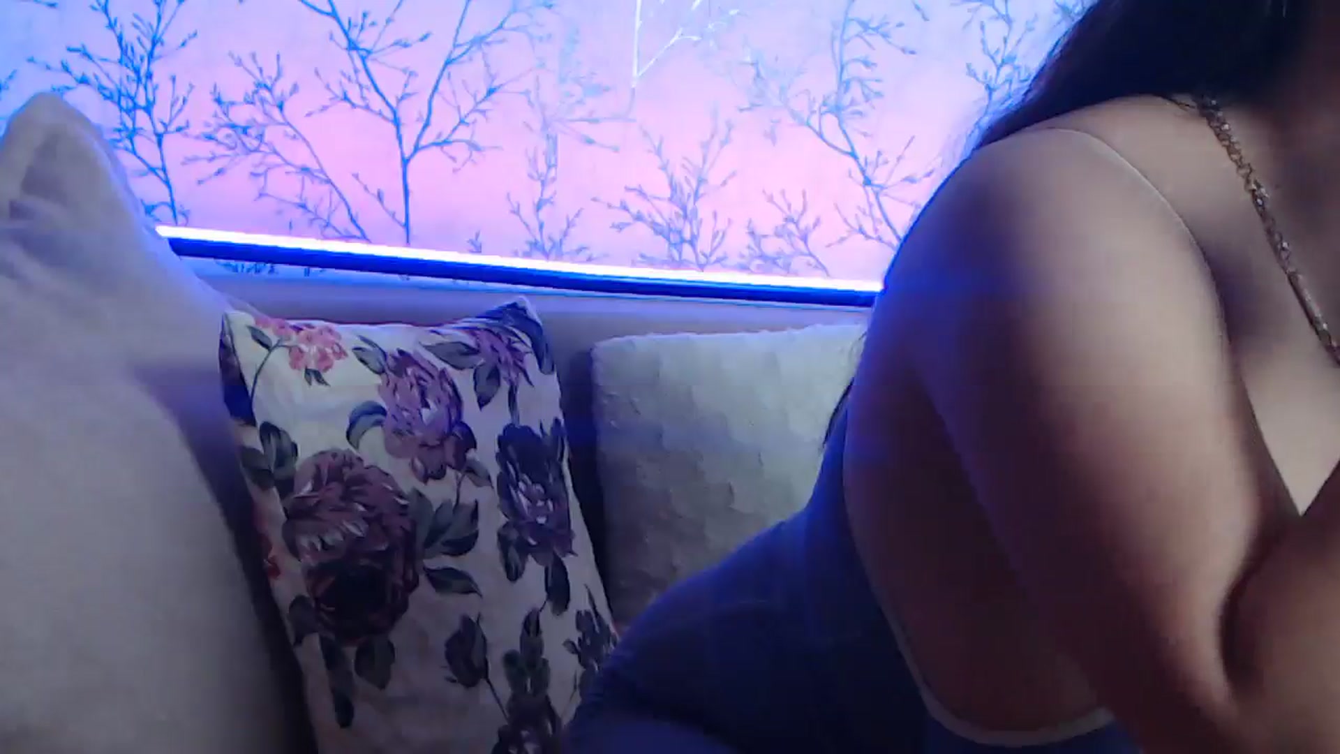 Gallery image thumbnail from HotCallia's myfreecams stream on, 11/27/2024, 08:15 image 16 of 20