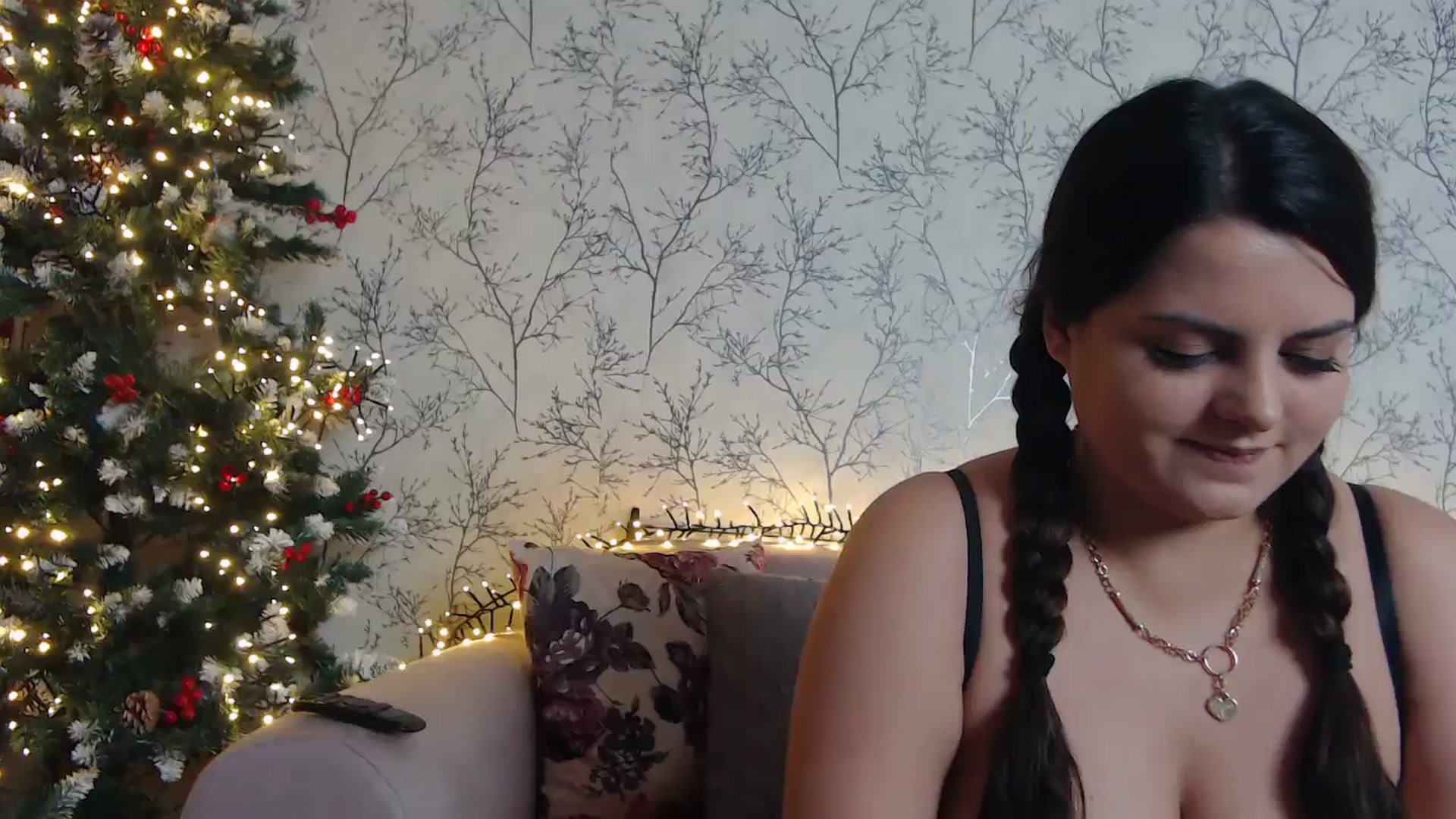 Gallery image thumbnail from HotCallia's myfreecams stream on, 12/16/2024, 07:18 image 15 of 20