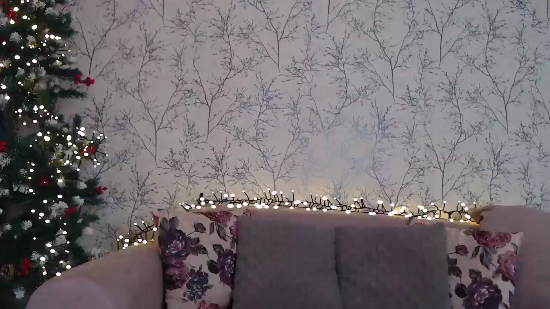 Gallery image thumbnail from HotCallia's myfreecams stream on, 12/17/2024, 08:23 image 8 of 20