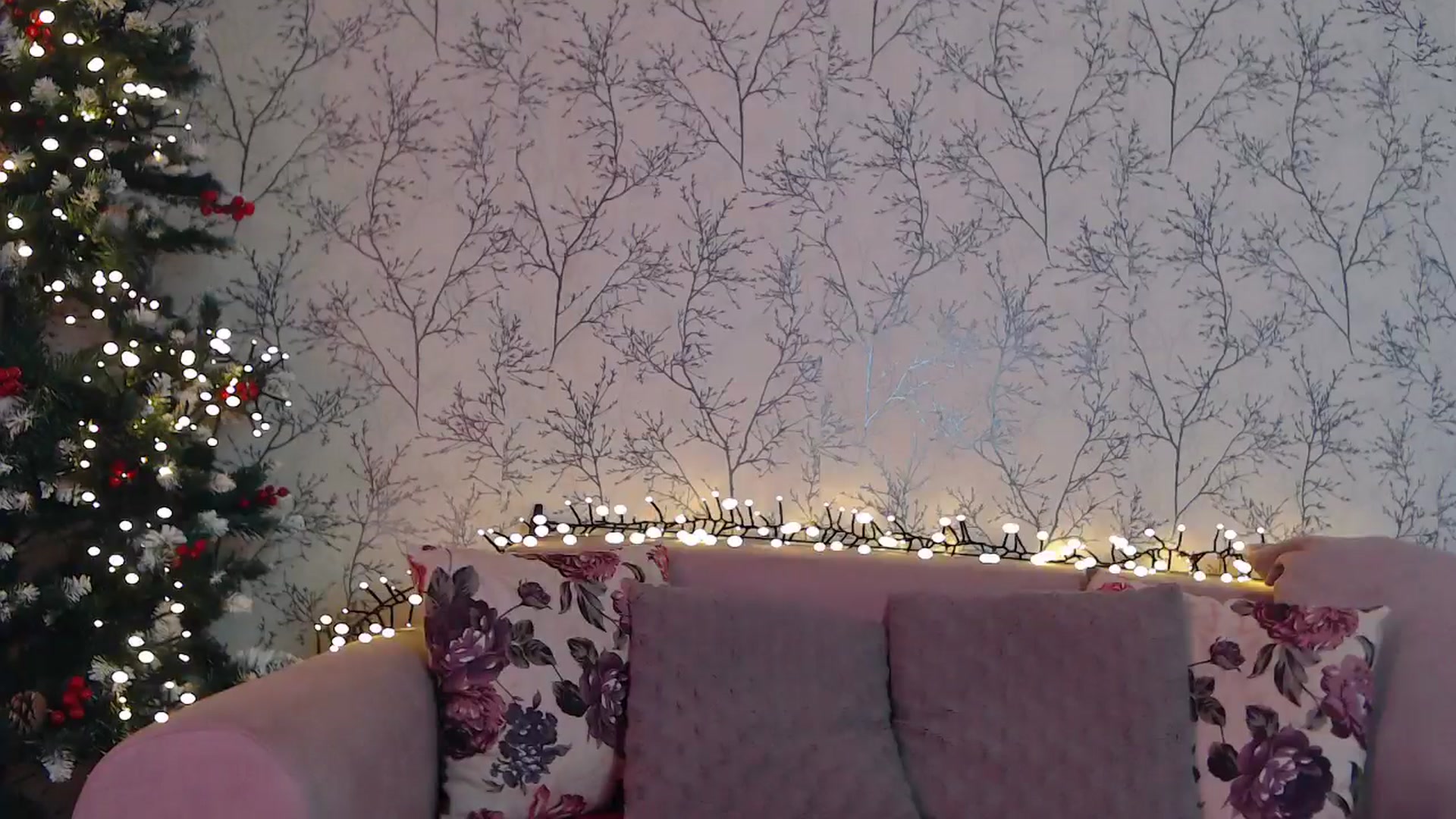 Gallery image thumbnail from HotCallia's myfreecams stream on, 12/17/2024, 09:33 image 14 of 20