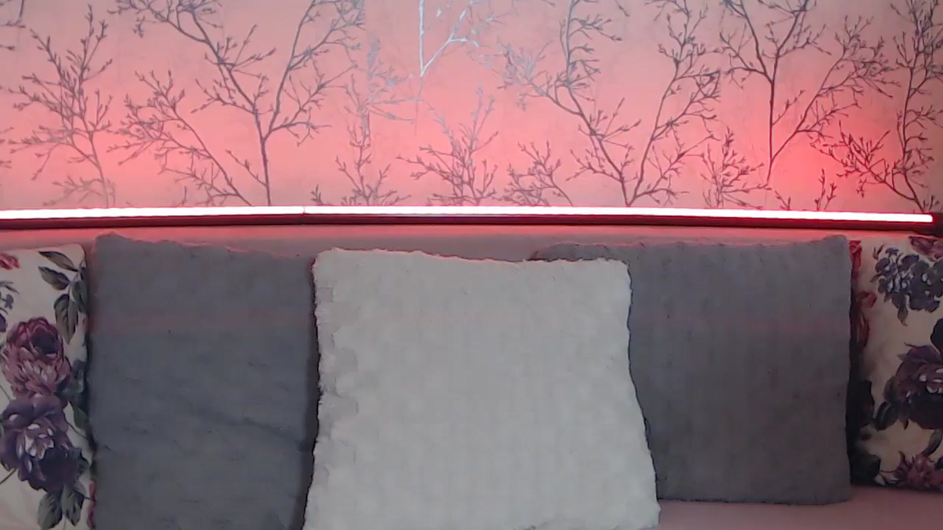 Gallery image thumbnail from HotCallia's myfreecams stream on, 03/28/2025, 07:36 image 15 of 20