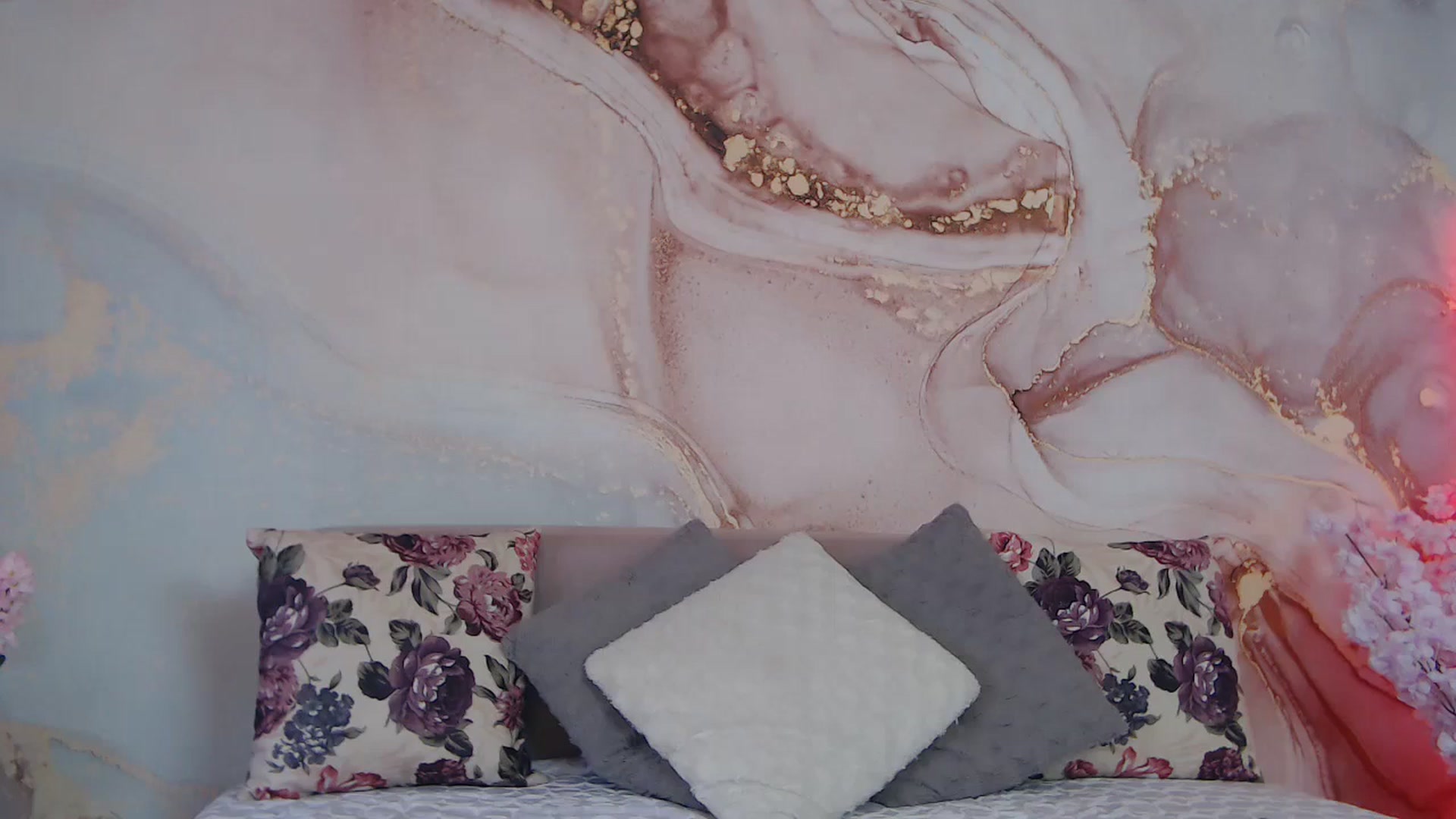Gallery image thumbnail from HotCallia's myfreecams stream on, 04/14/2025, 08:05 image 15 of 20
