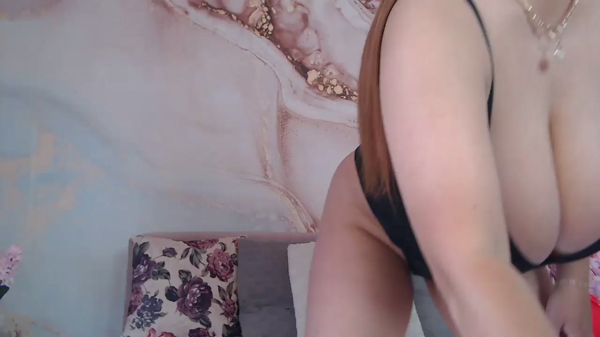 Gallery image thumbnail from HotCallia's myfreecams stream on, 05/05/2025, 06:32 image 1 of 20