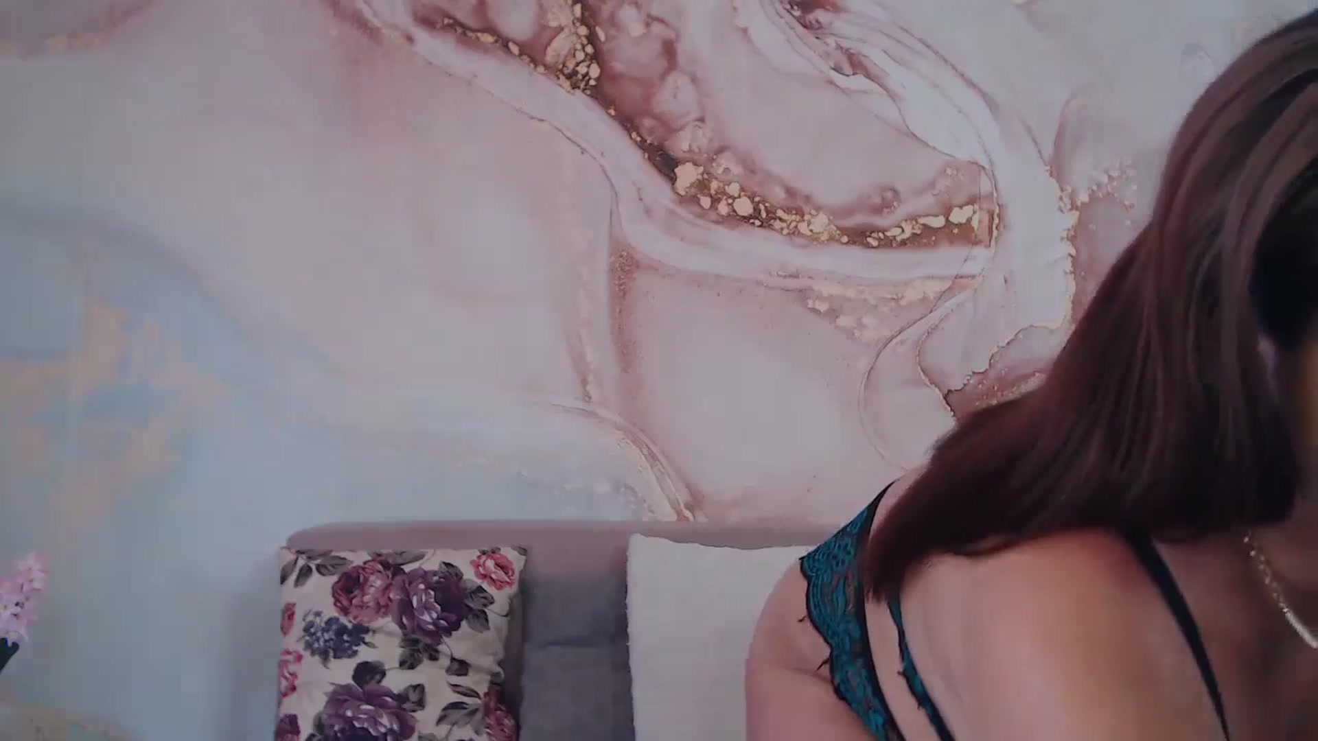 Gallery image thumbnail from HotCallia's myfreecams stream on, 06/23/2025, 09:37 image 5 of 20