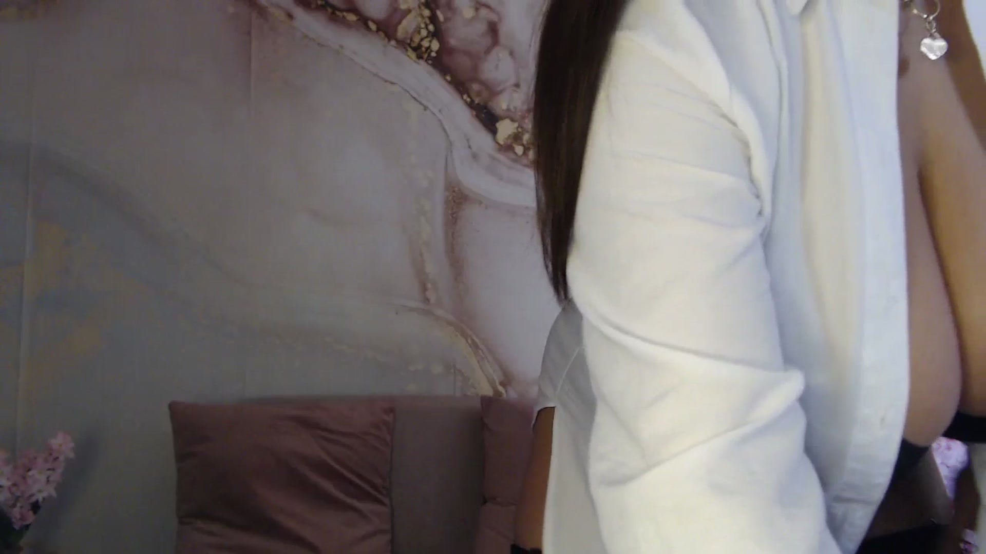 Gallery image thumbnail from HotCallia's myfreecams stream on, 11/05/2025, 09:25 image 15 of 20